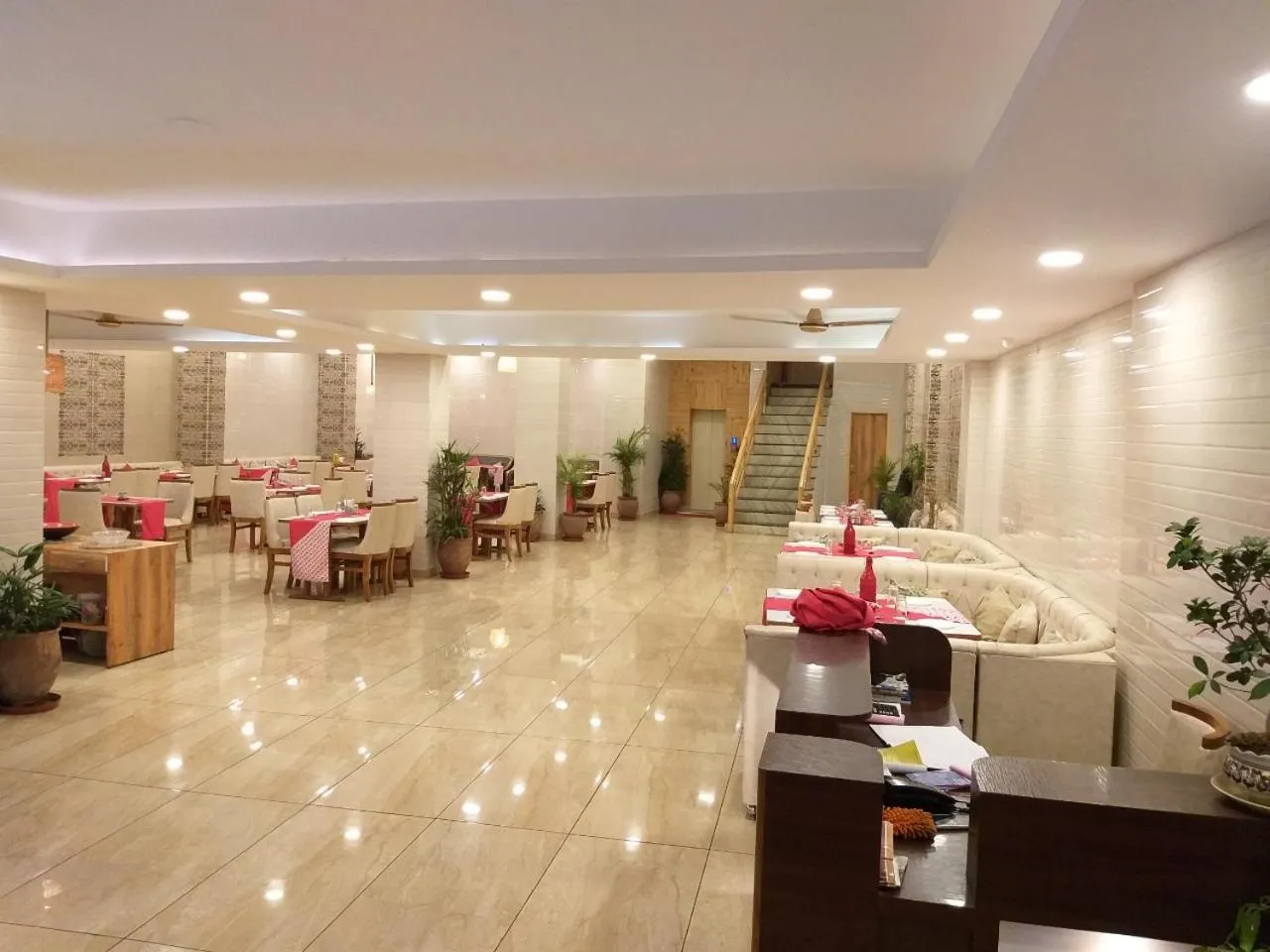 Restaurant/places to eat in Hotel Bali Resort extension