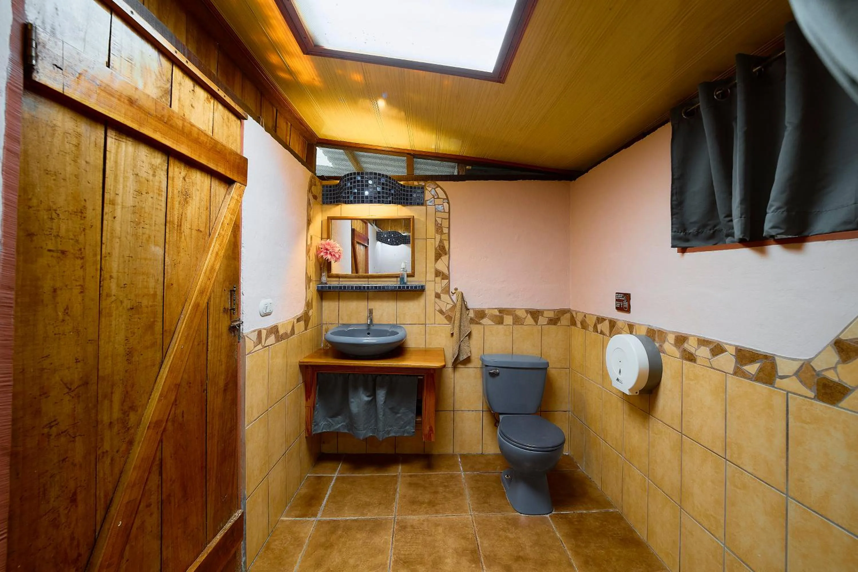 Double Room with Shared Bathroom in Cabinas Montesol