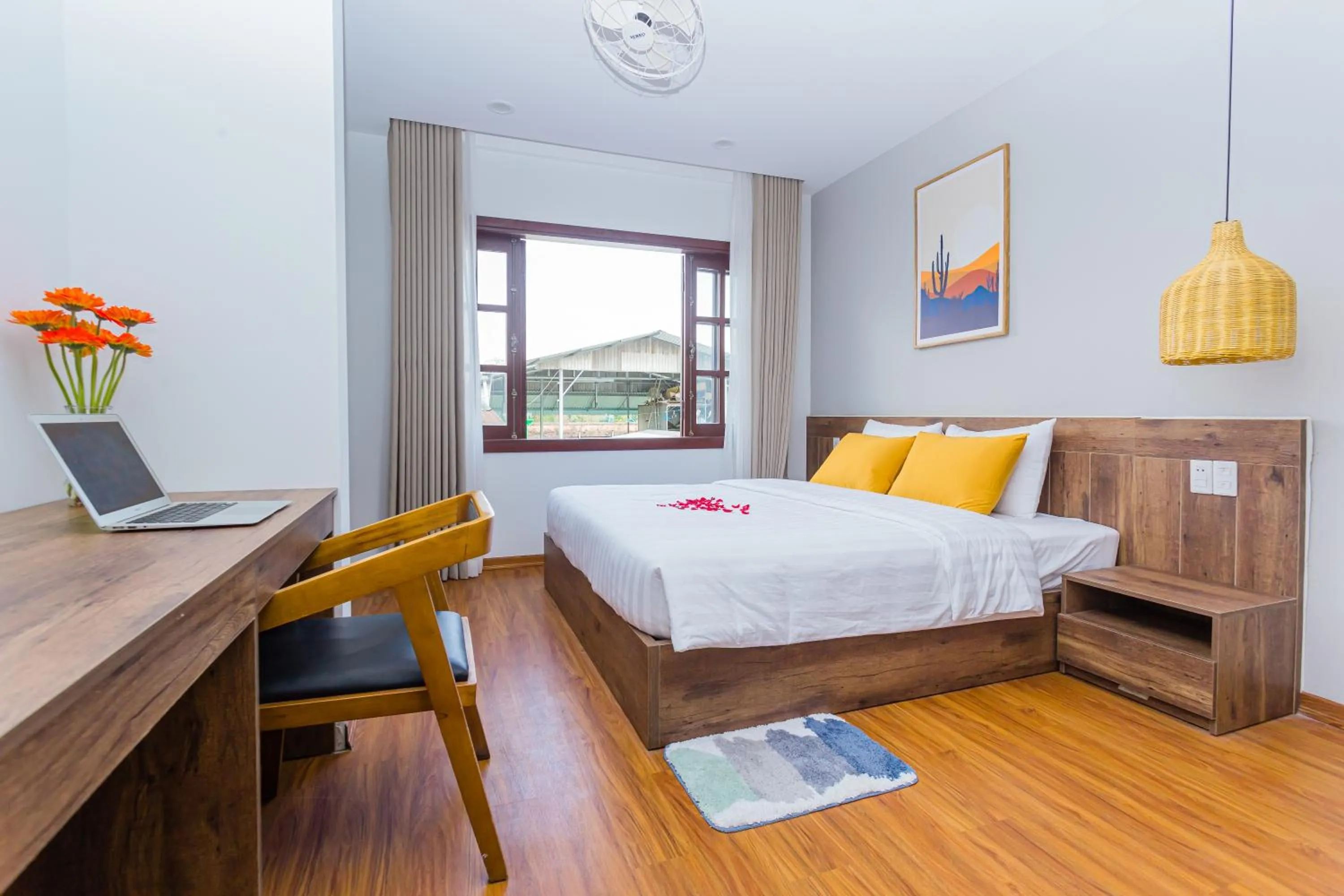 Photo of the whole room, Bed in SOLEIL BOUTIQUE