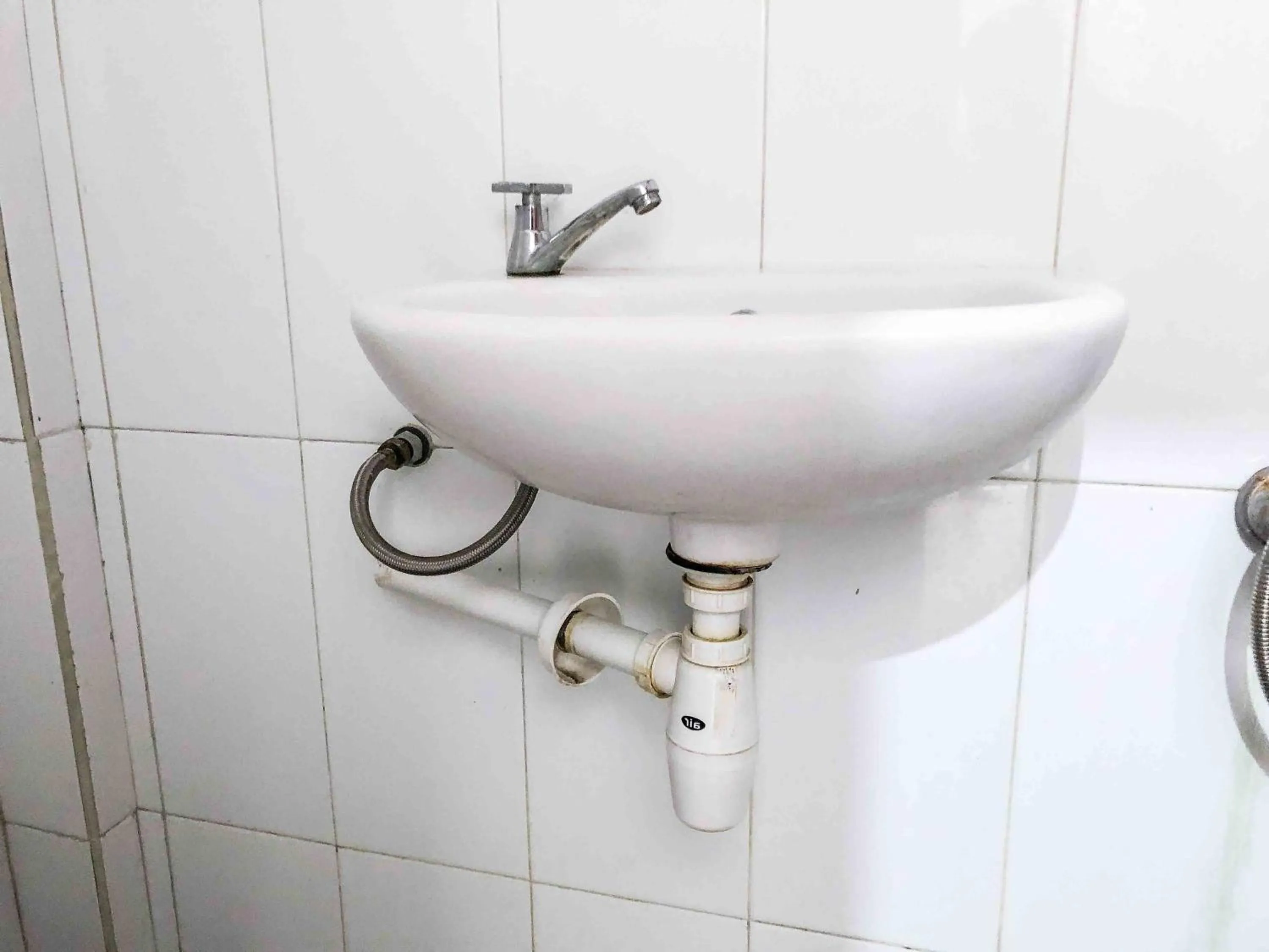 RedDoorz near Eco Green Park Batu