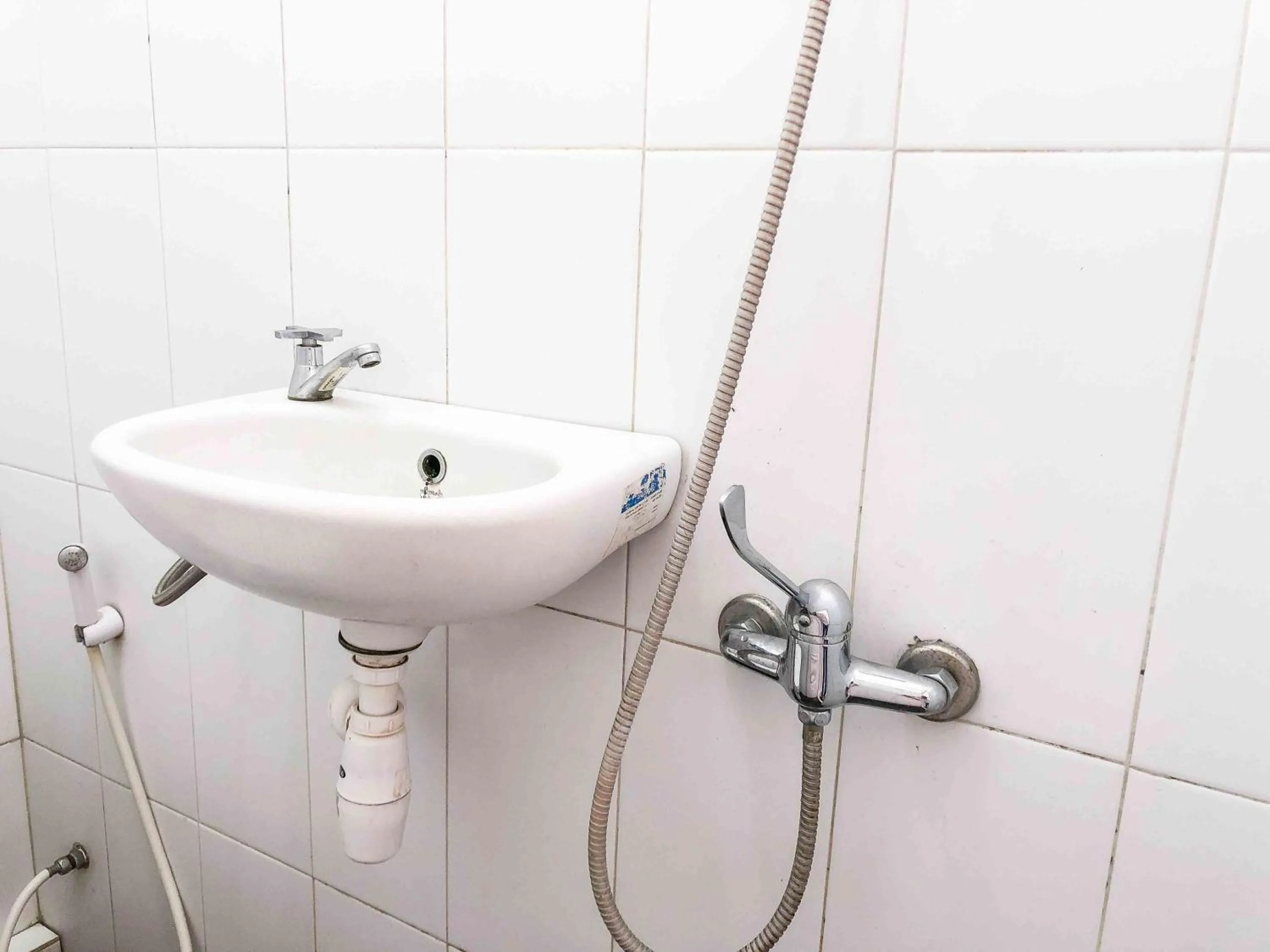 RedDoorz near Eco Green Park Batu