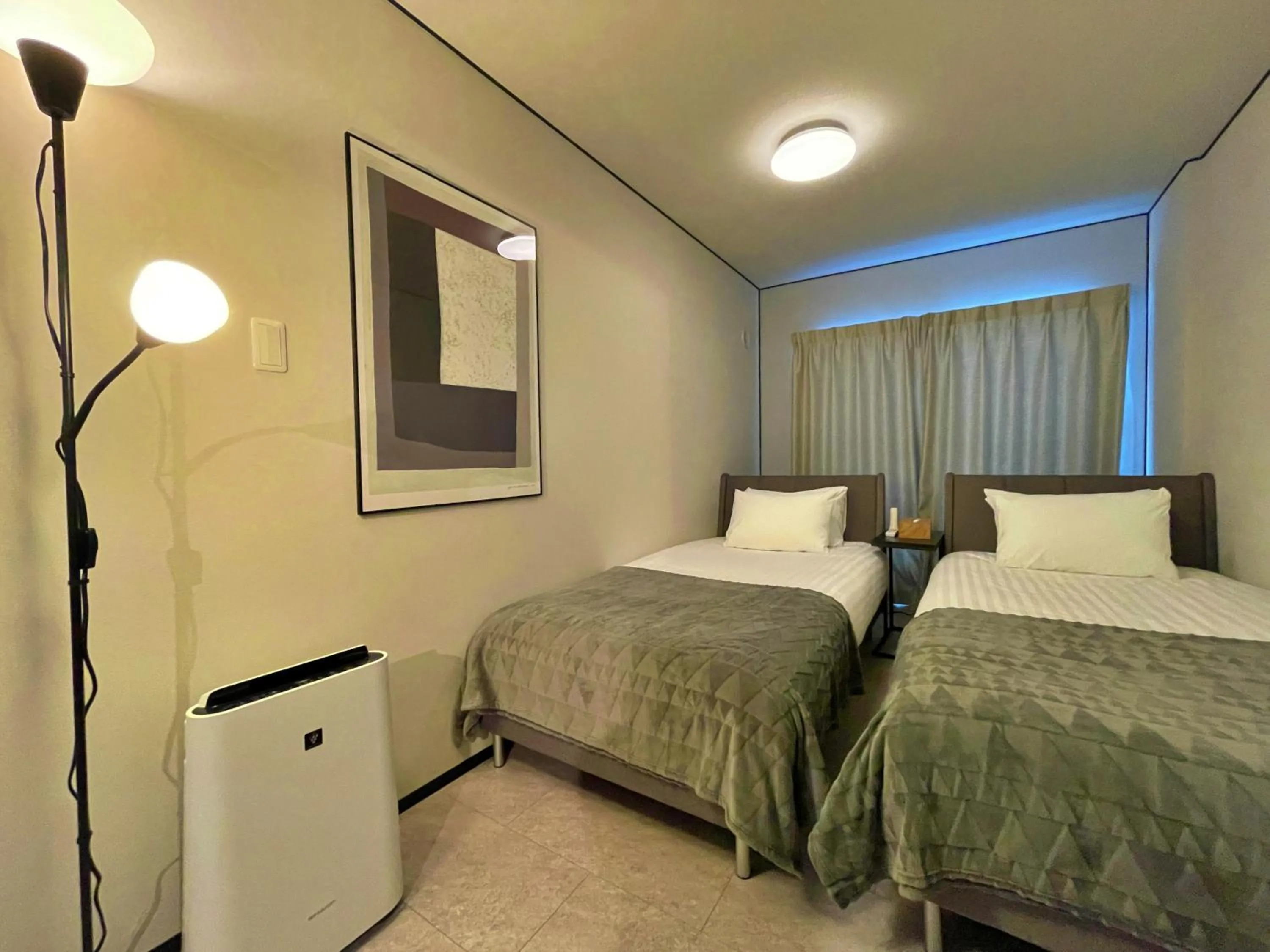 Bed in Glass Shiseikan