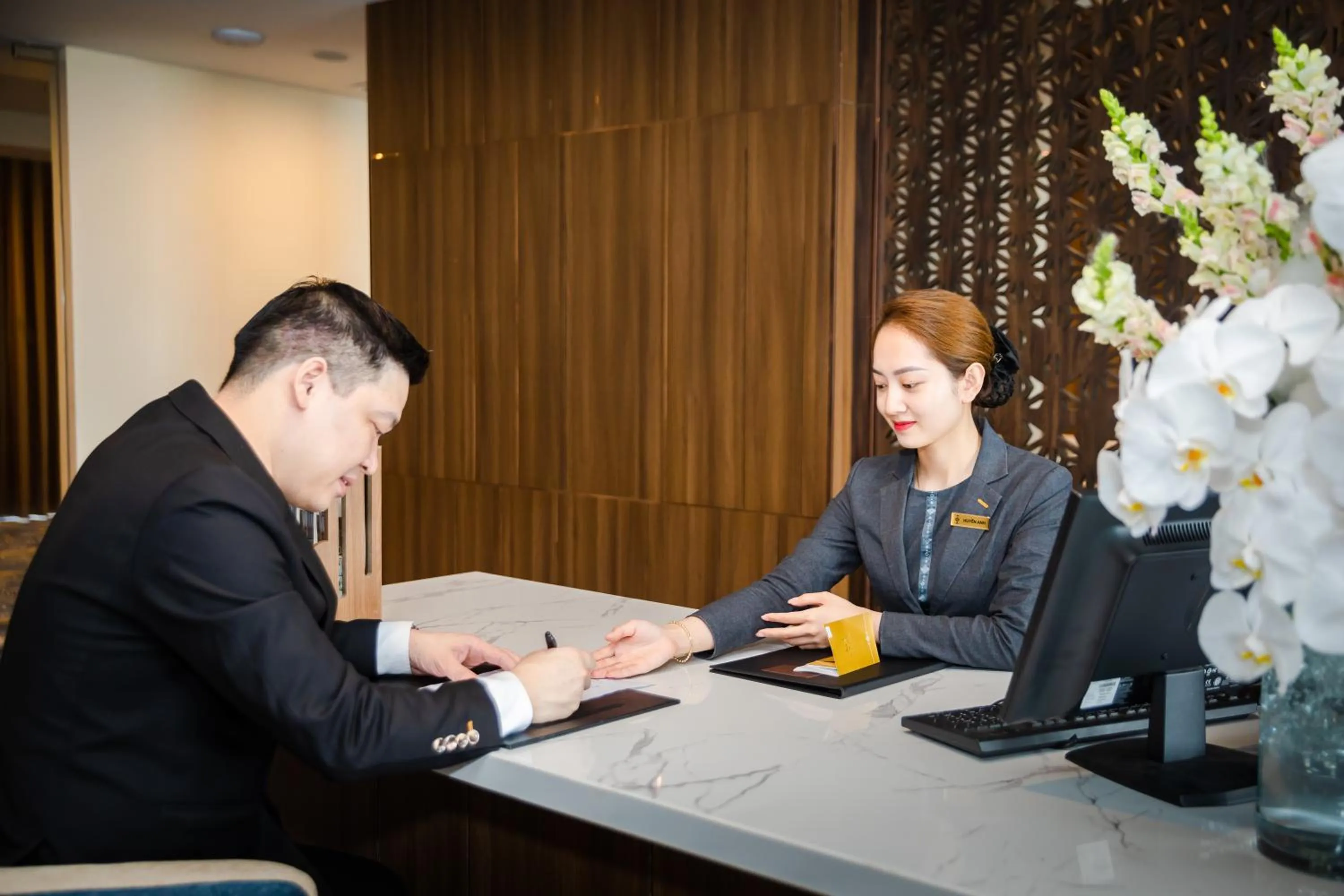 Lobby or reception in Muong Thanh Luxury Ha Long Centre Hotel