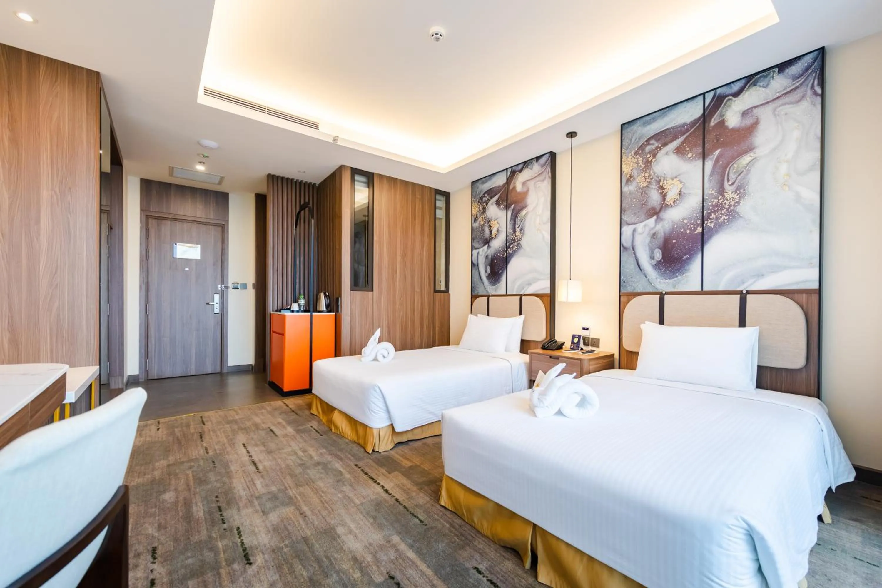 Photo of the whole room, Bed in Muong Thanh Luxury Ha Long Centre Hotel