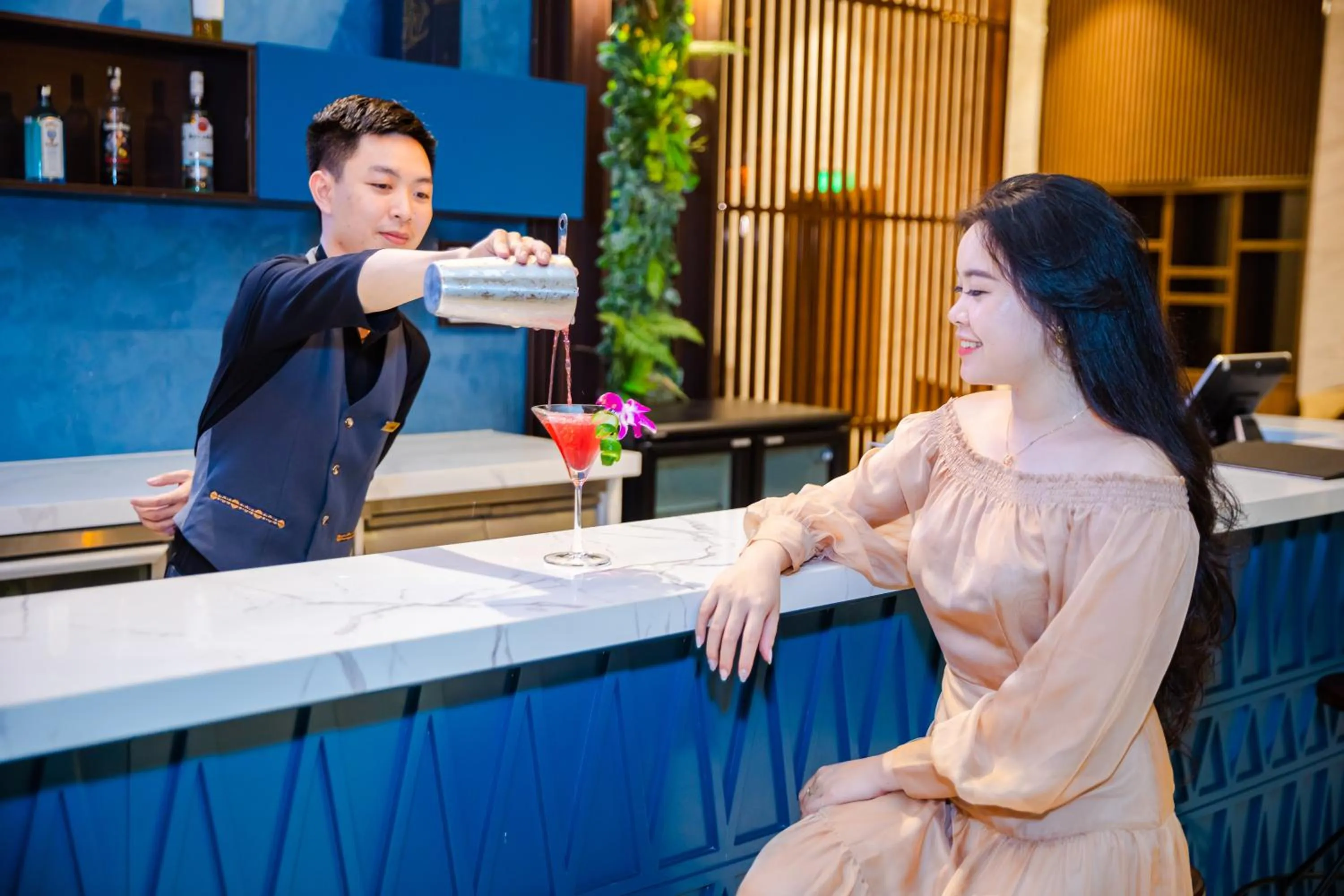 Lounge or bar in Muong Thanh Luxury Ha Long Centre Hotel