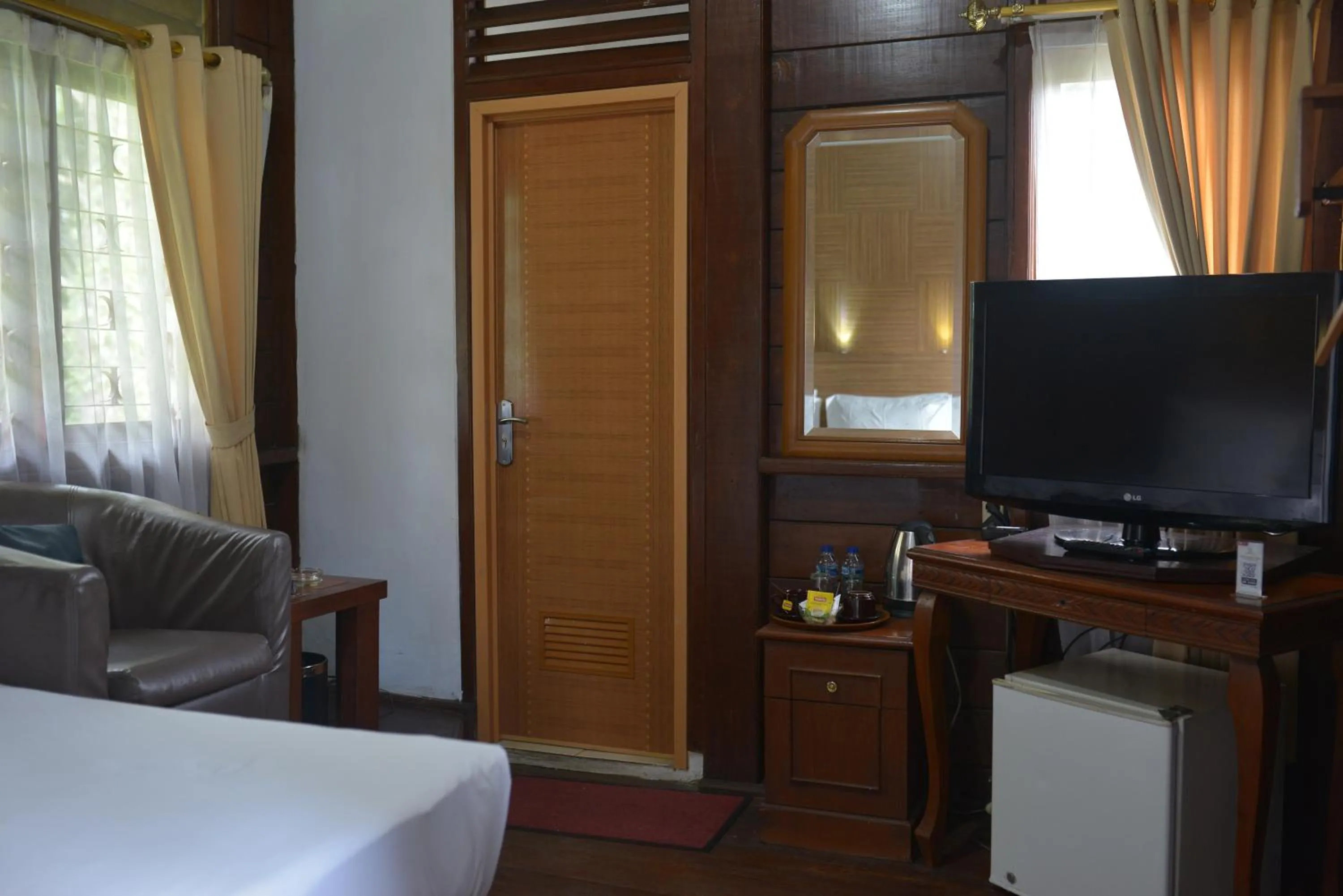 Property building, Bed in Citra Cikopo Hotel & Family Cottages