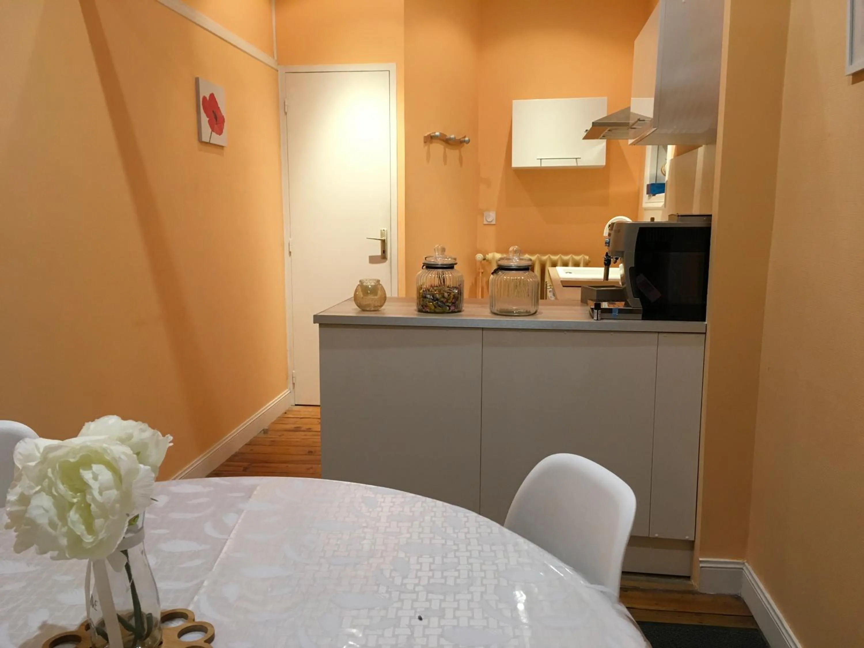 Dining area in L'hommage