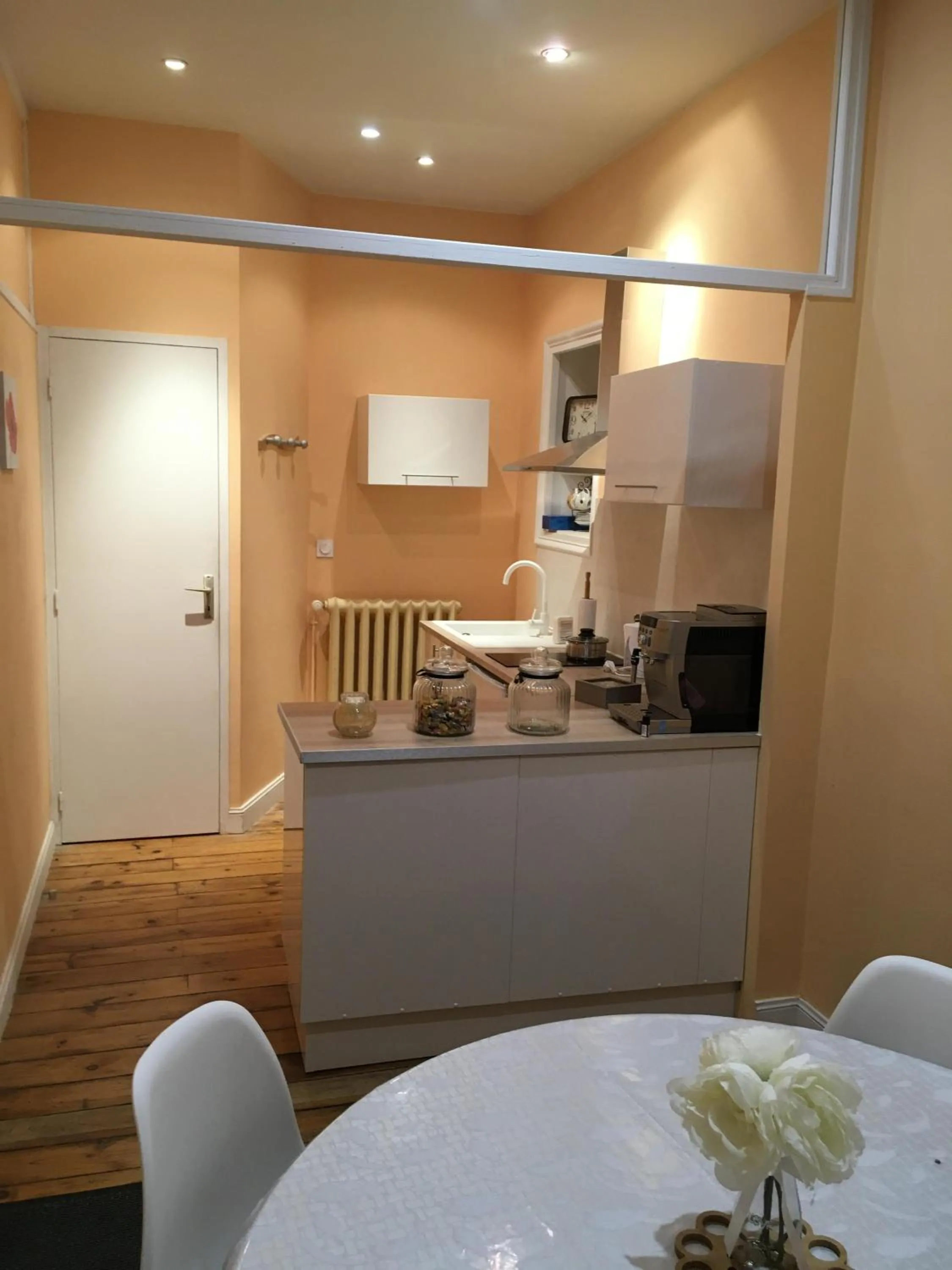 Dining area in L'hommage