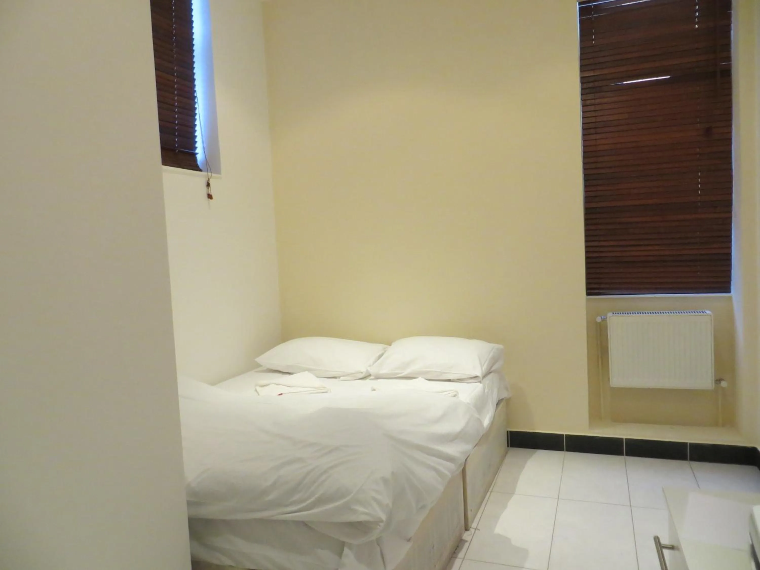 Photo of the whole room in Abercorn House