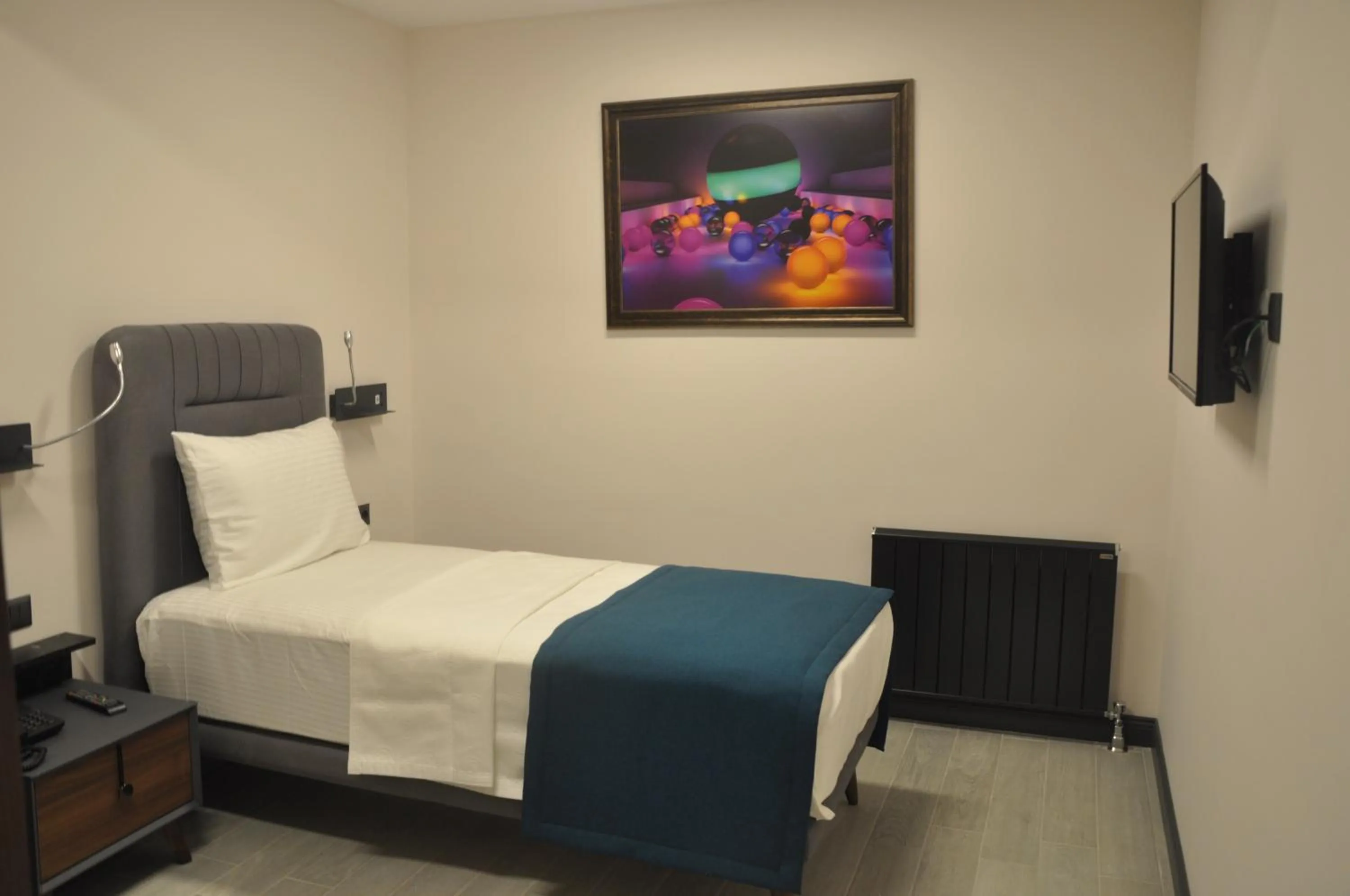 Bedroom, Bed in GOLAZ SUİT OTEL