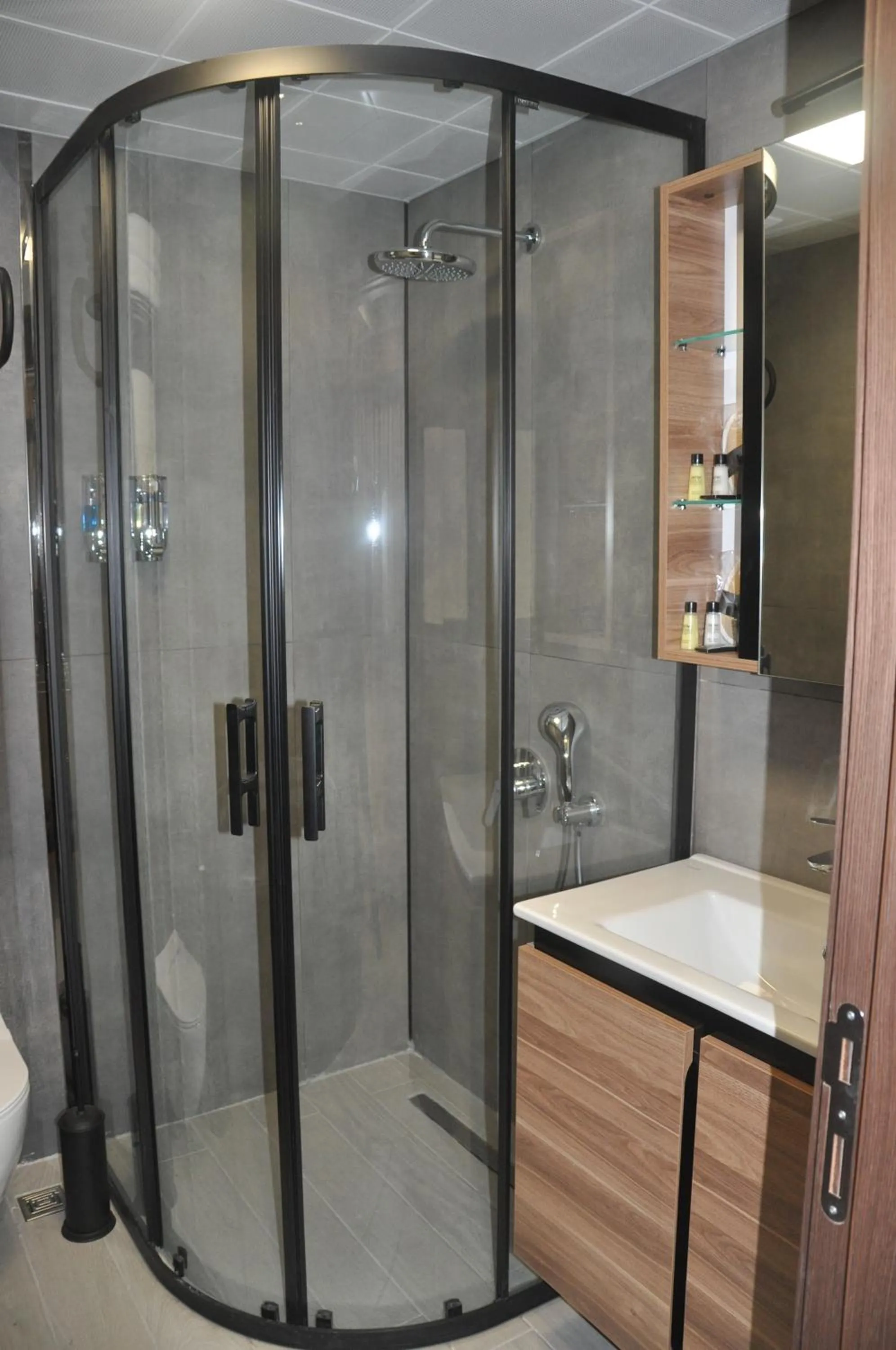 Bathroom in GOLAZ SUİT OTEL