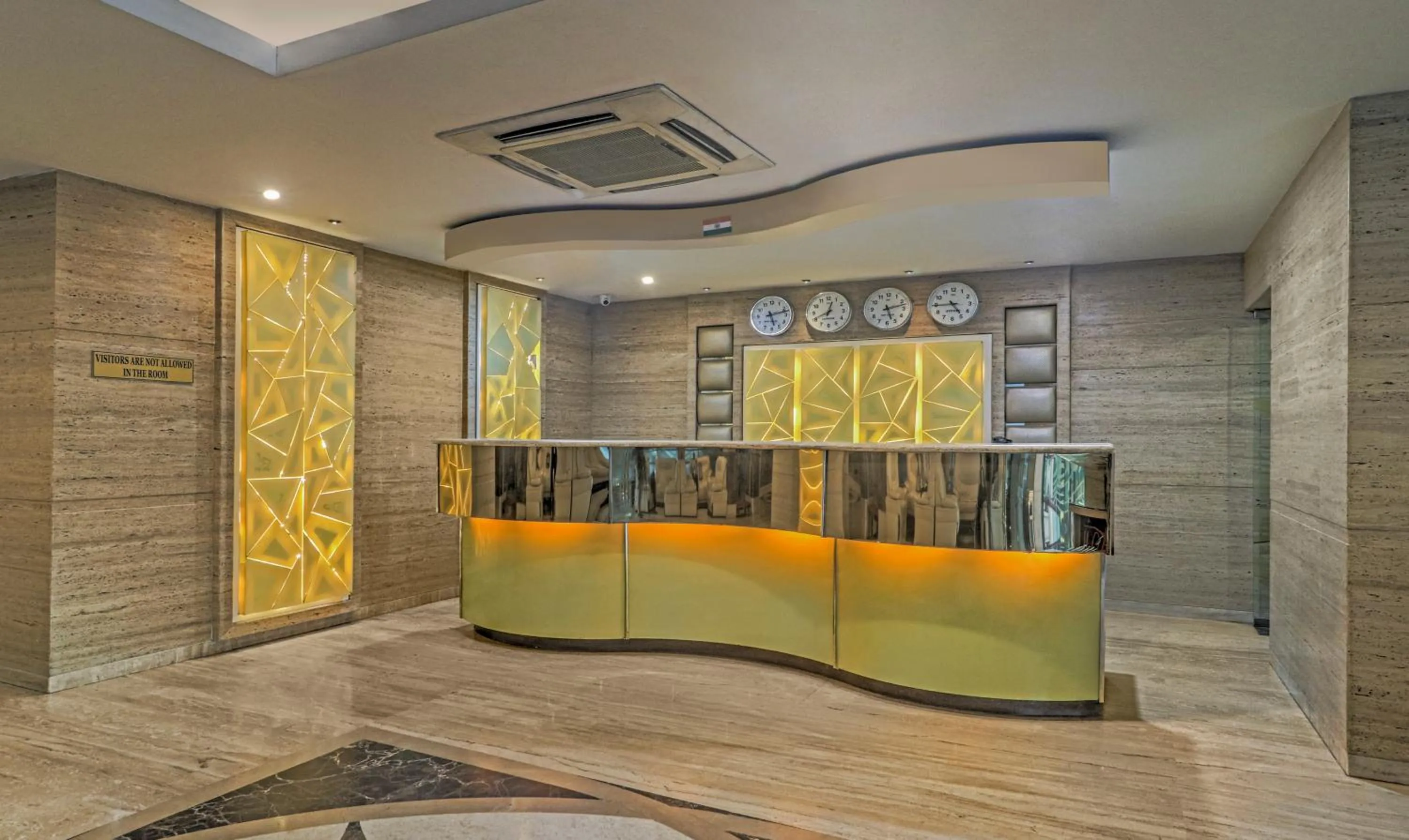 Lobby or reception in Treebo Premium Metropolis