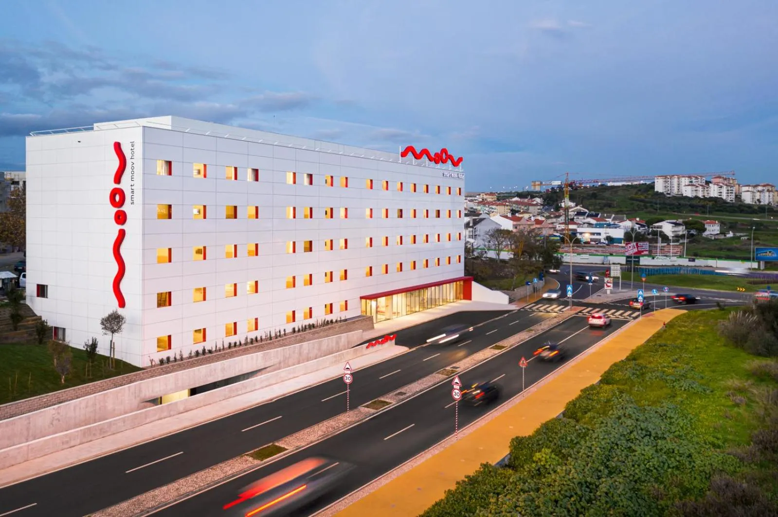Facade/entrance in Moov Hotel Oeiras