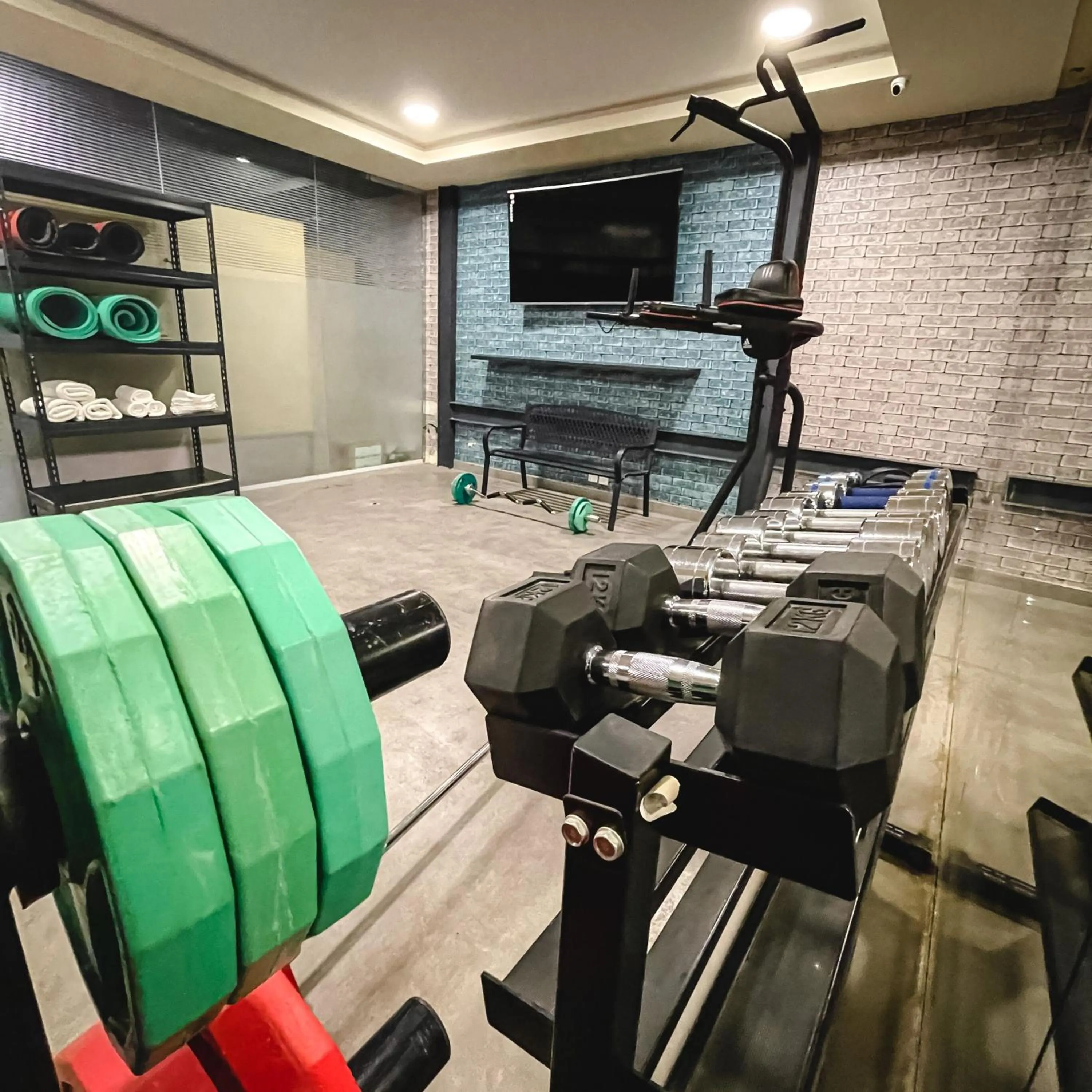 Nightclub / DJ in Sharz Hotel