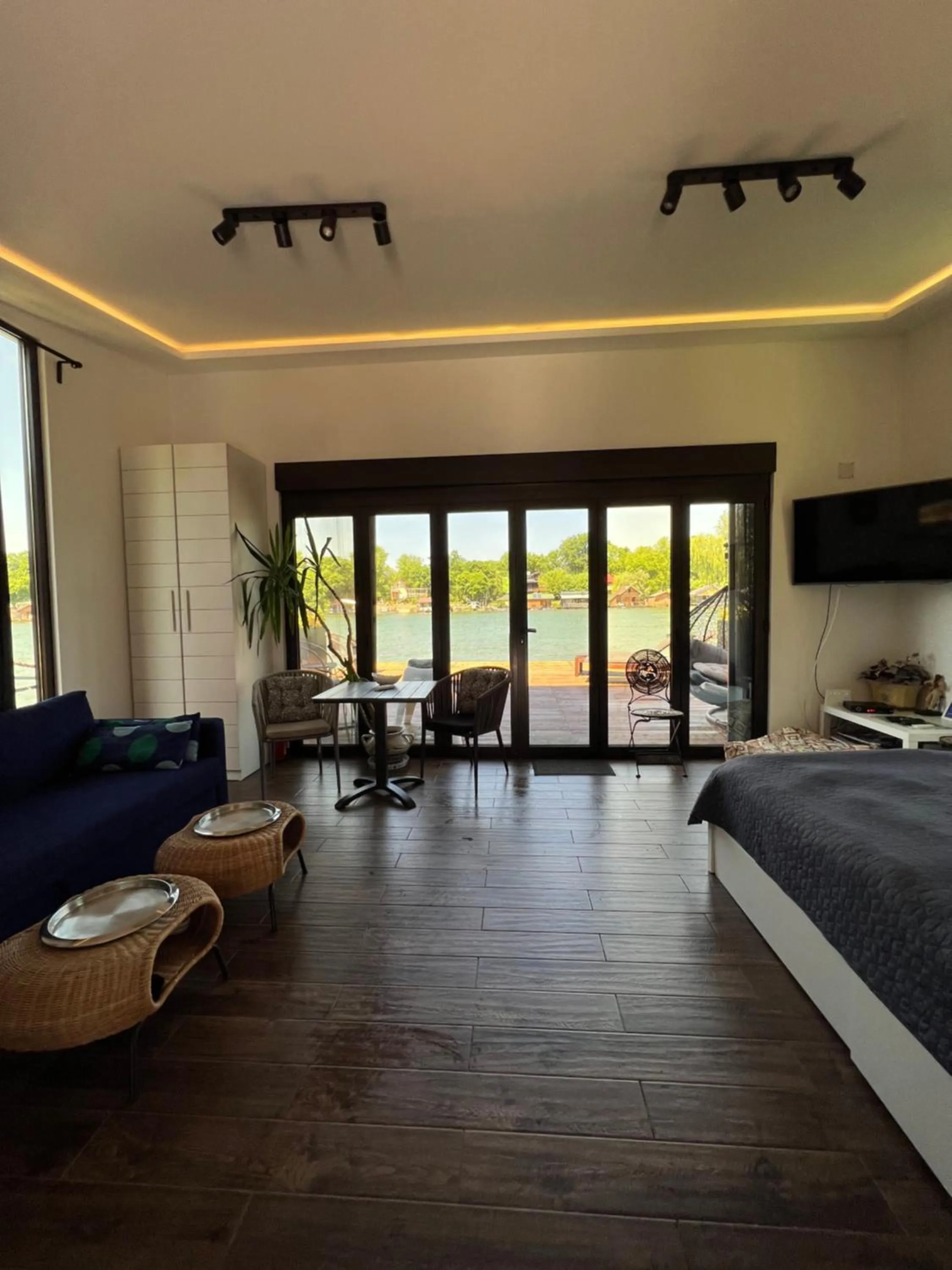 Living room, Bed in Beach House Belgrade