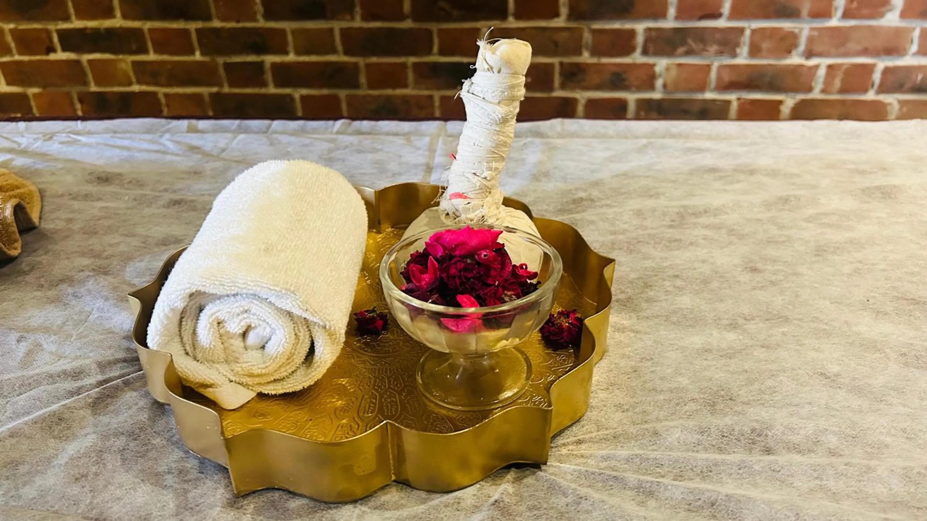 Massage in Om Vilas Benares, Varanasi