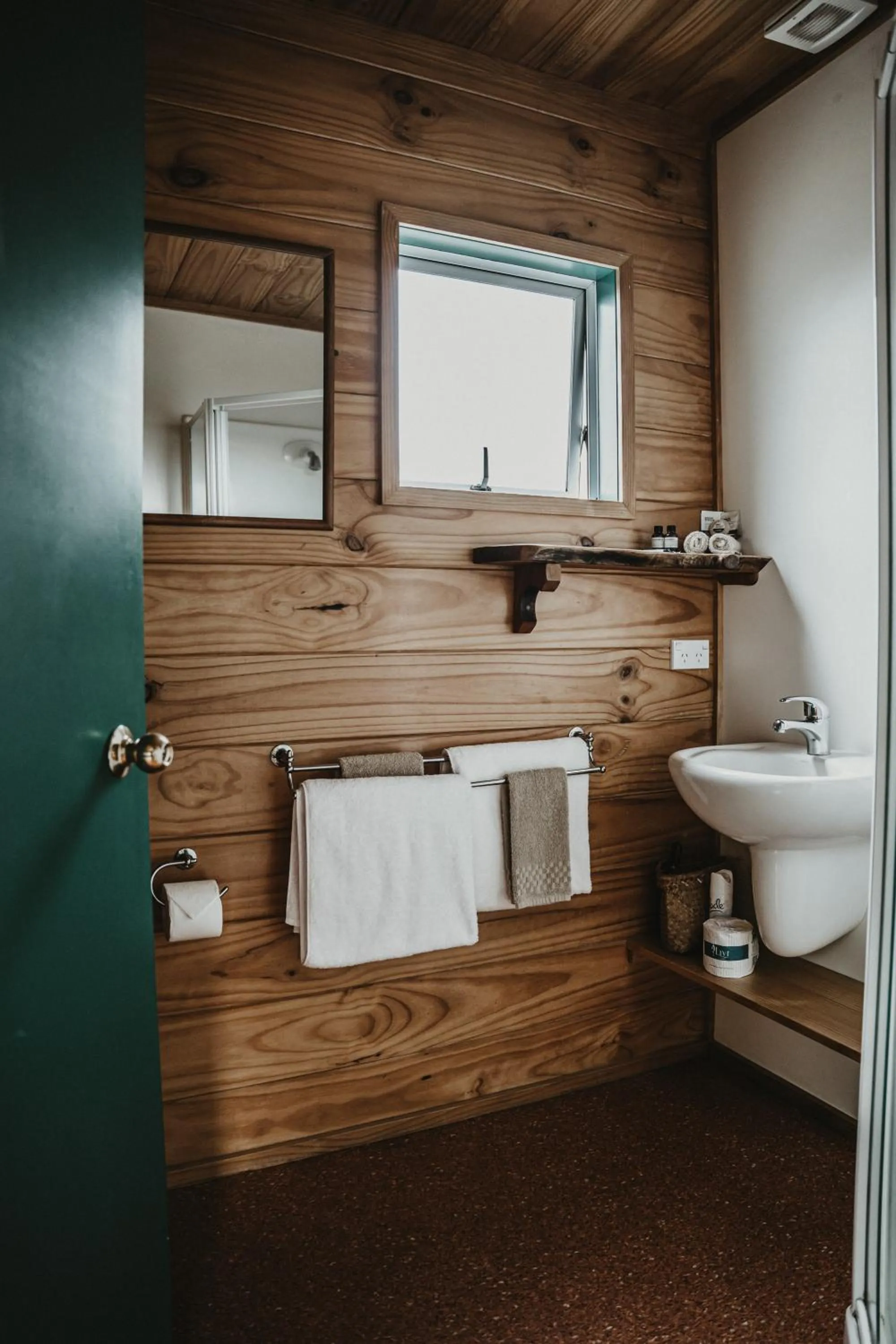 Bathroom in Tatahi Lodge Beach Resort