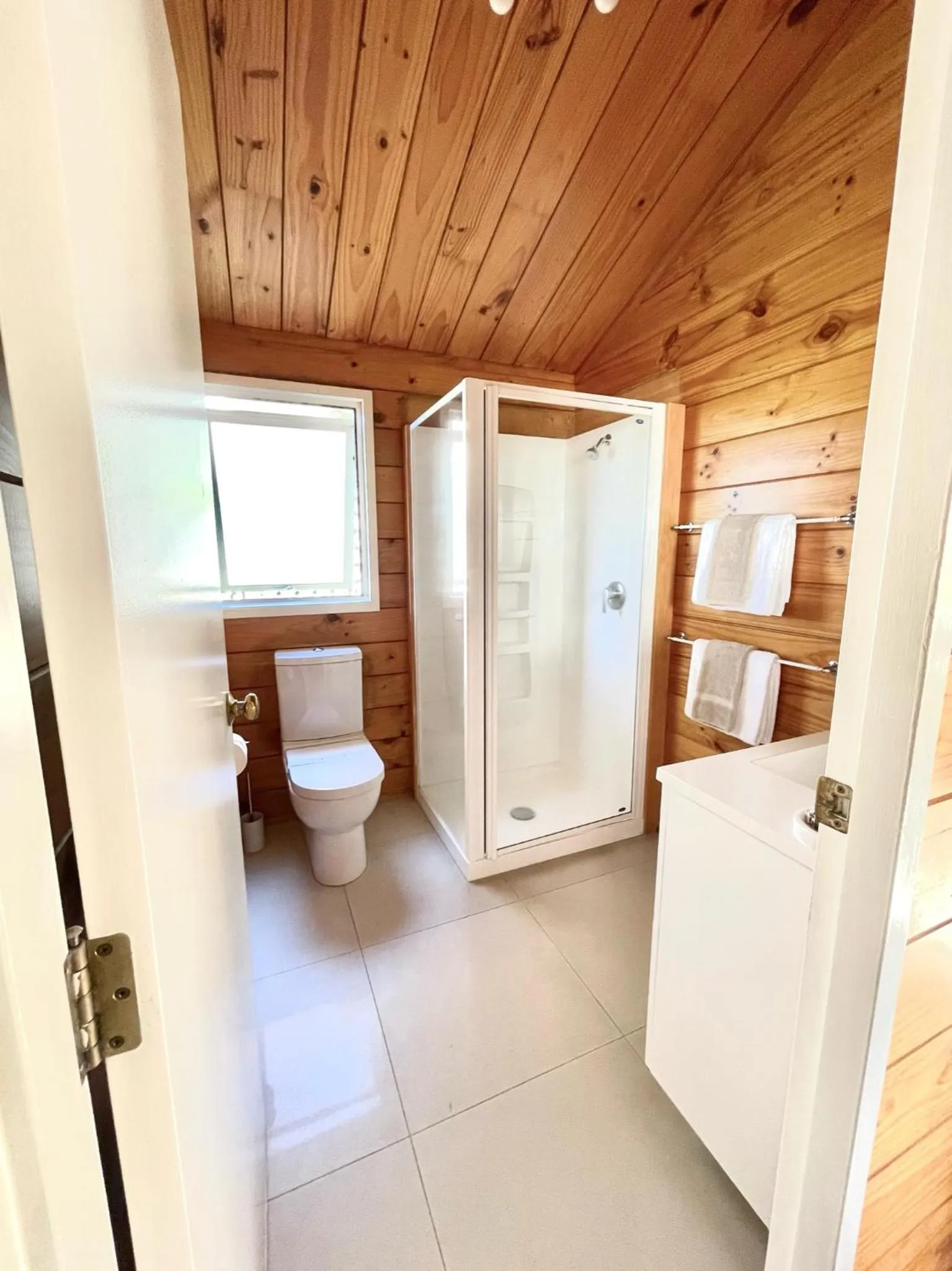 Bathroom in Tatahi Lodge Beach Resort