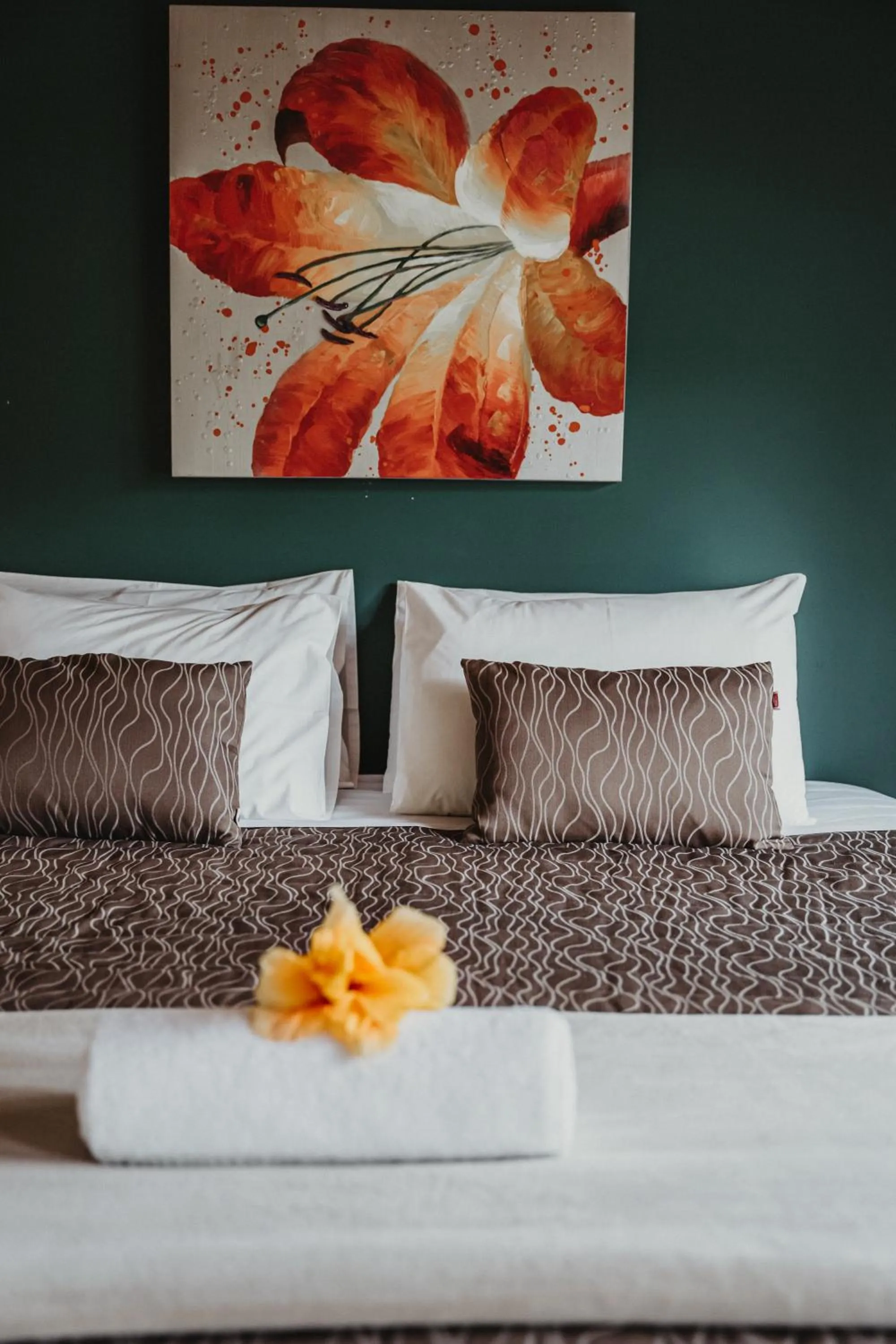 Bed in Tatahi Lodge Beach Resort