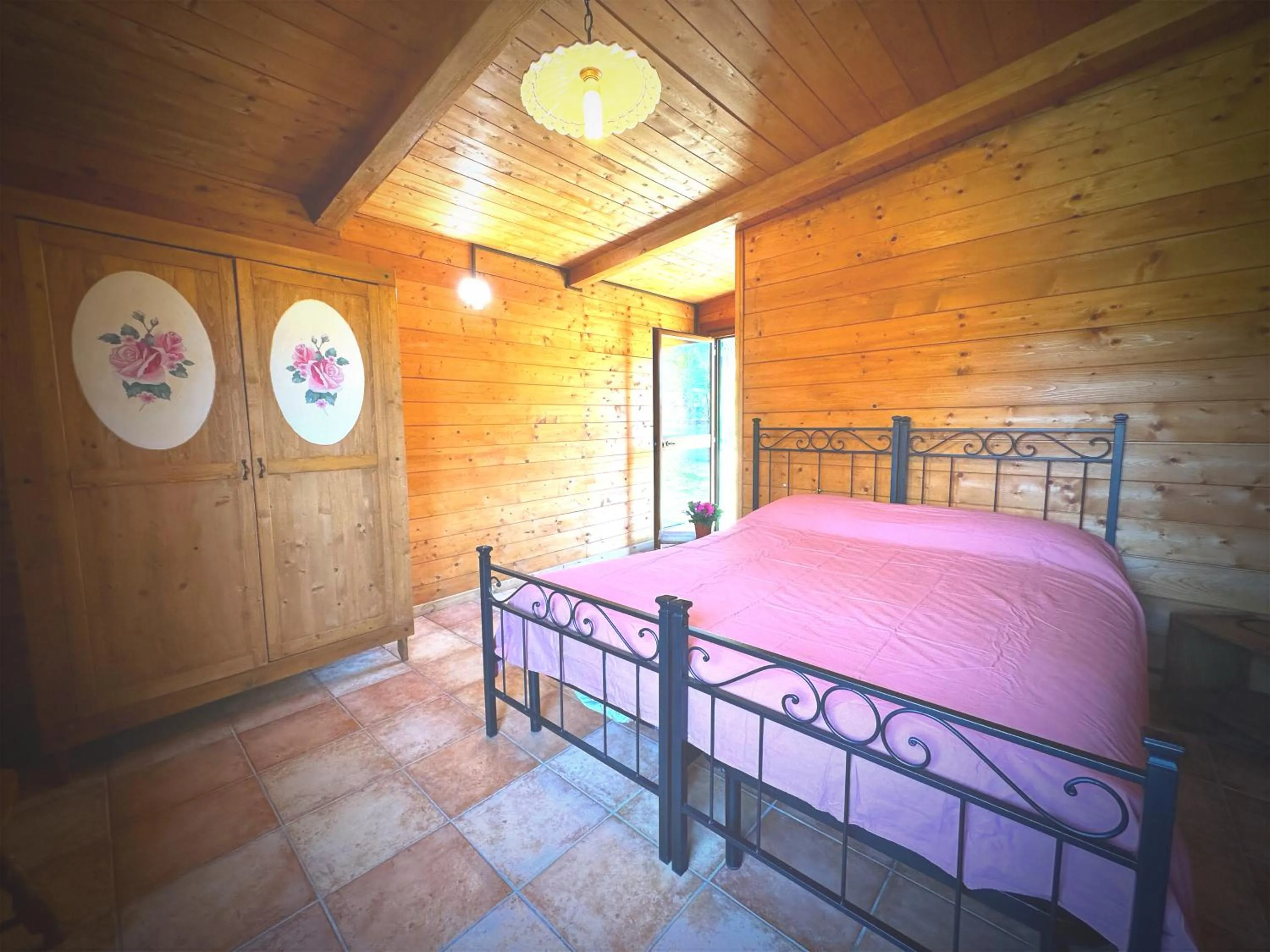 Bed in Night in the Wood Sorbo