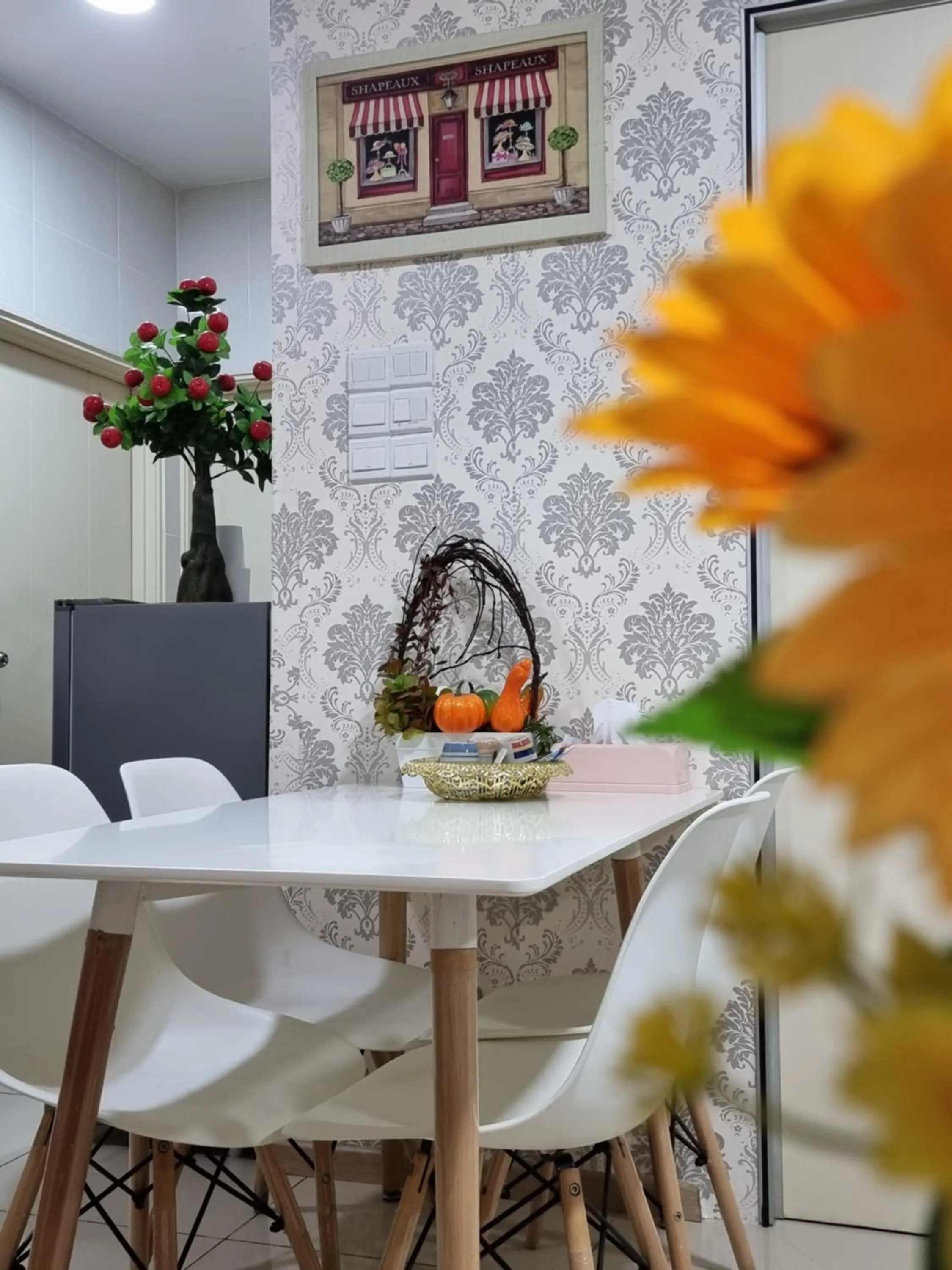 Dining area in Vista Royal Homestay