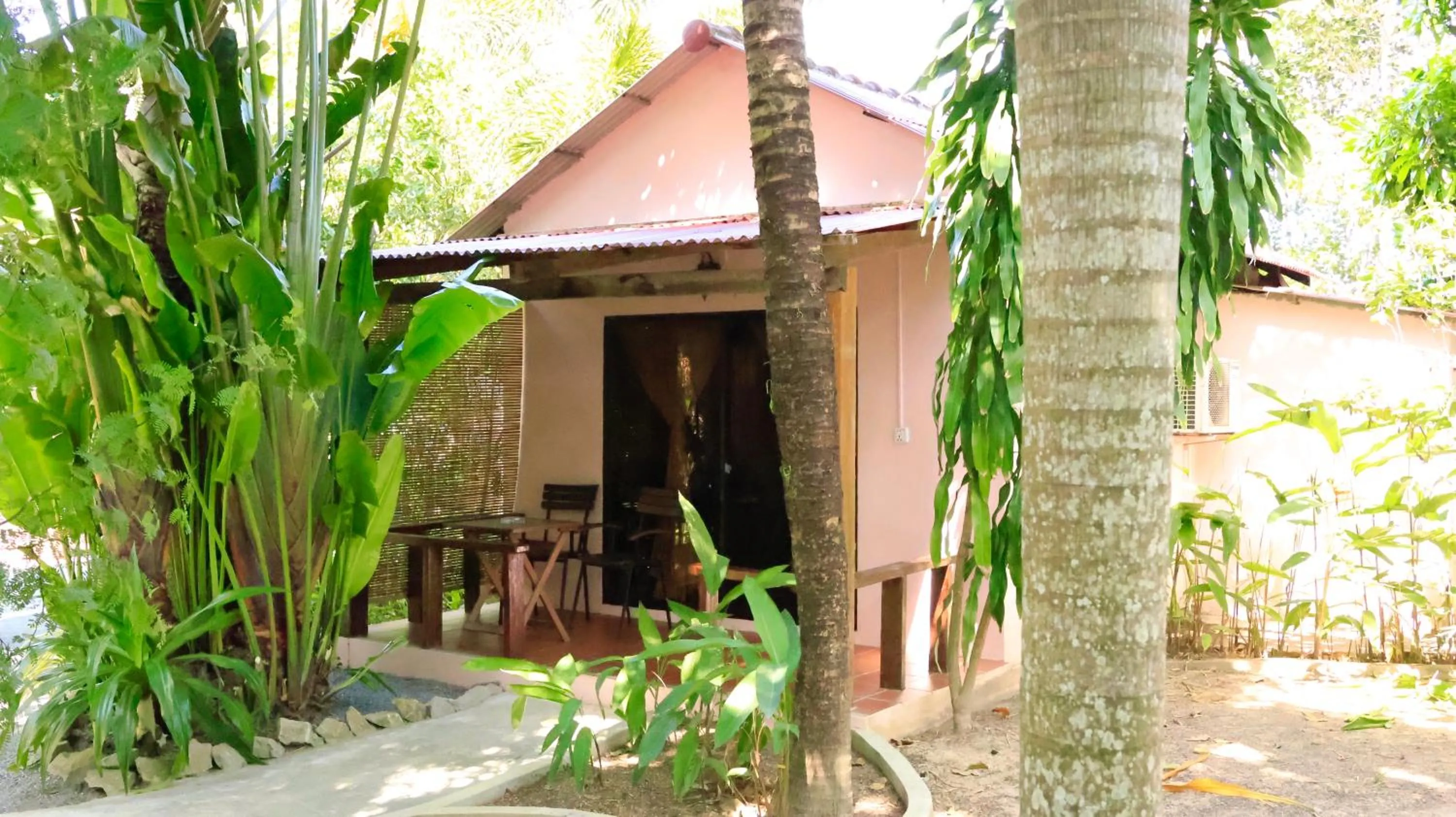 air conditioner in Bird of Paradise Bungalows