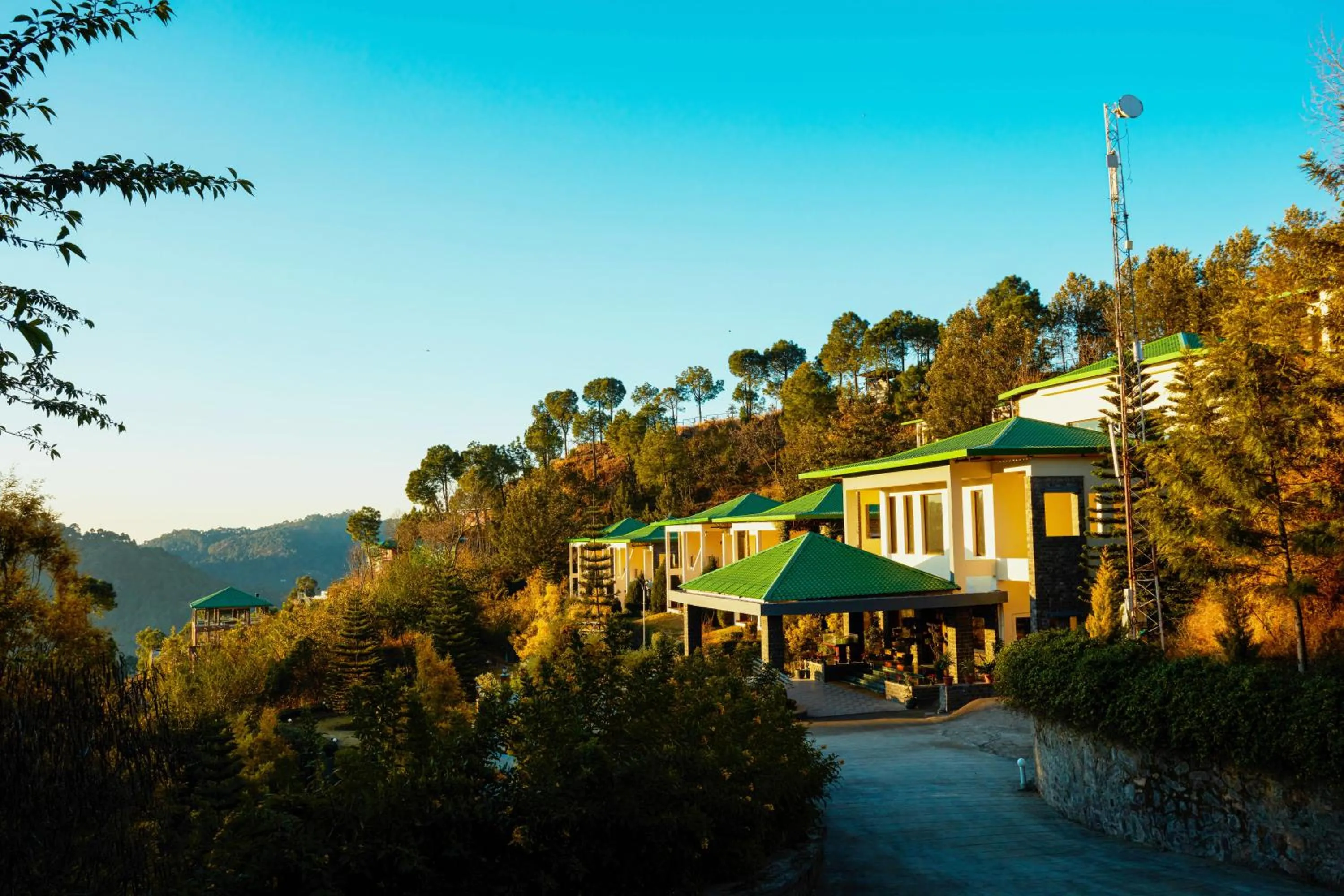 Suryavilas Luxury Resort & Spa