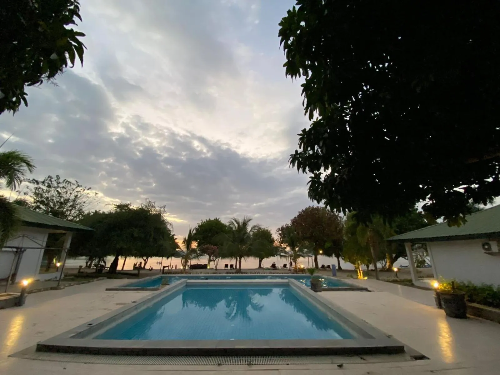 Swimming pool in Sylvia Hotel & Resort Komodo