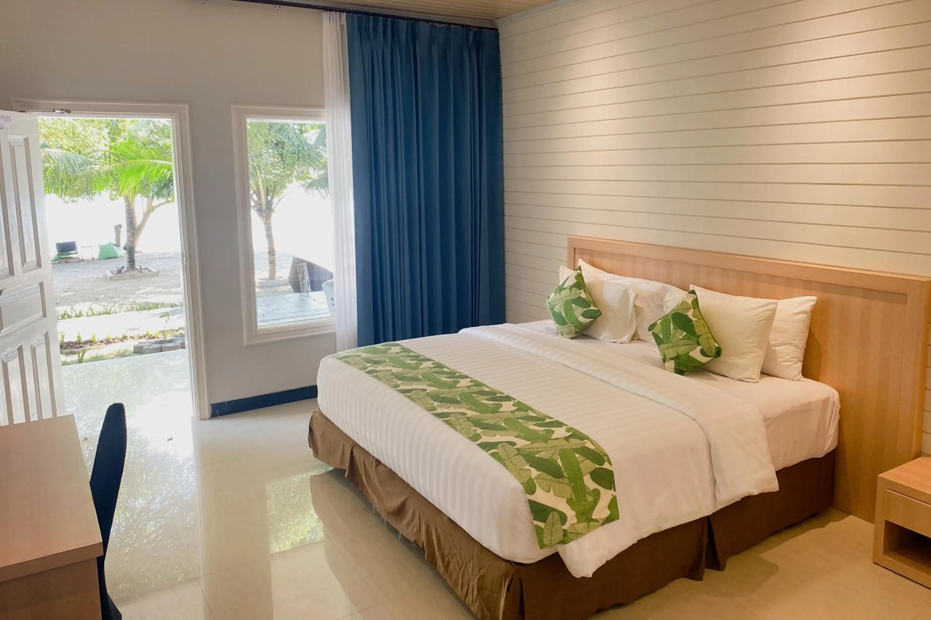 Bedroom, Bed in Sylvia Hotel & Resort Komodo