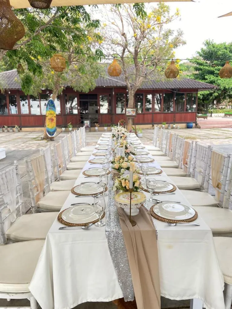 Restaurant/places to eat in Sylvia Hotel & Resort Komodo