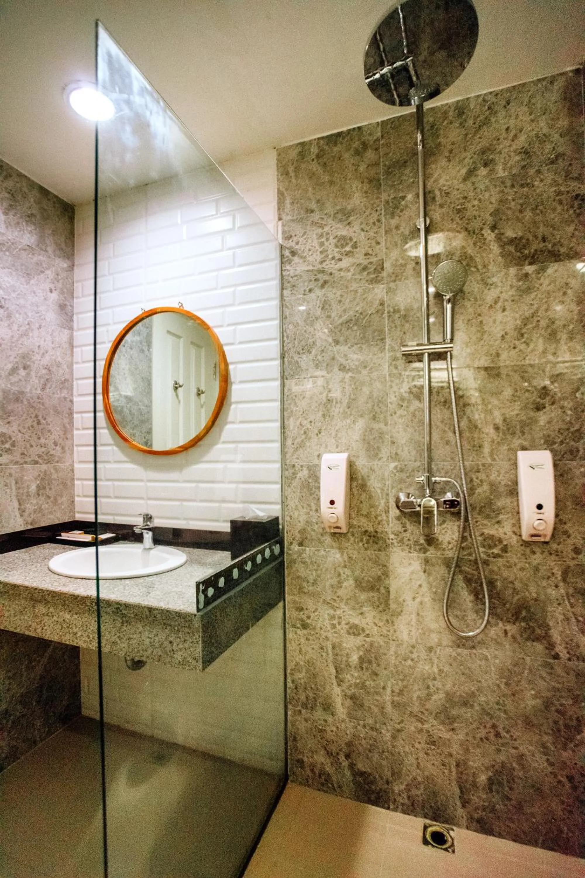 Bathroom in Sylvia Hotel & Resort Komodo