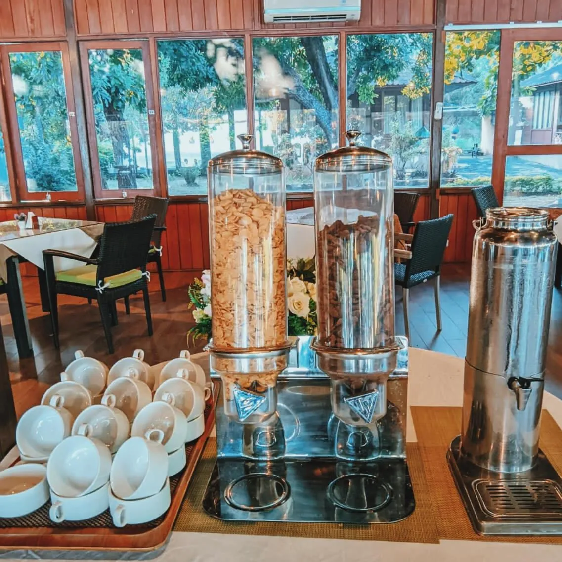 Food in Sylvia Hotel & Resort Komodo