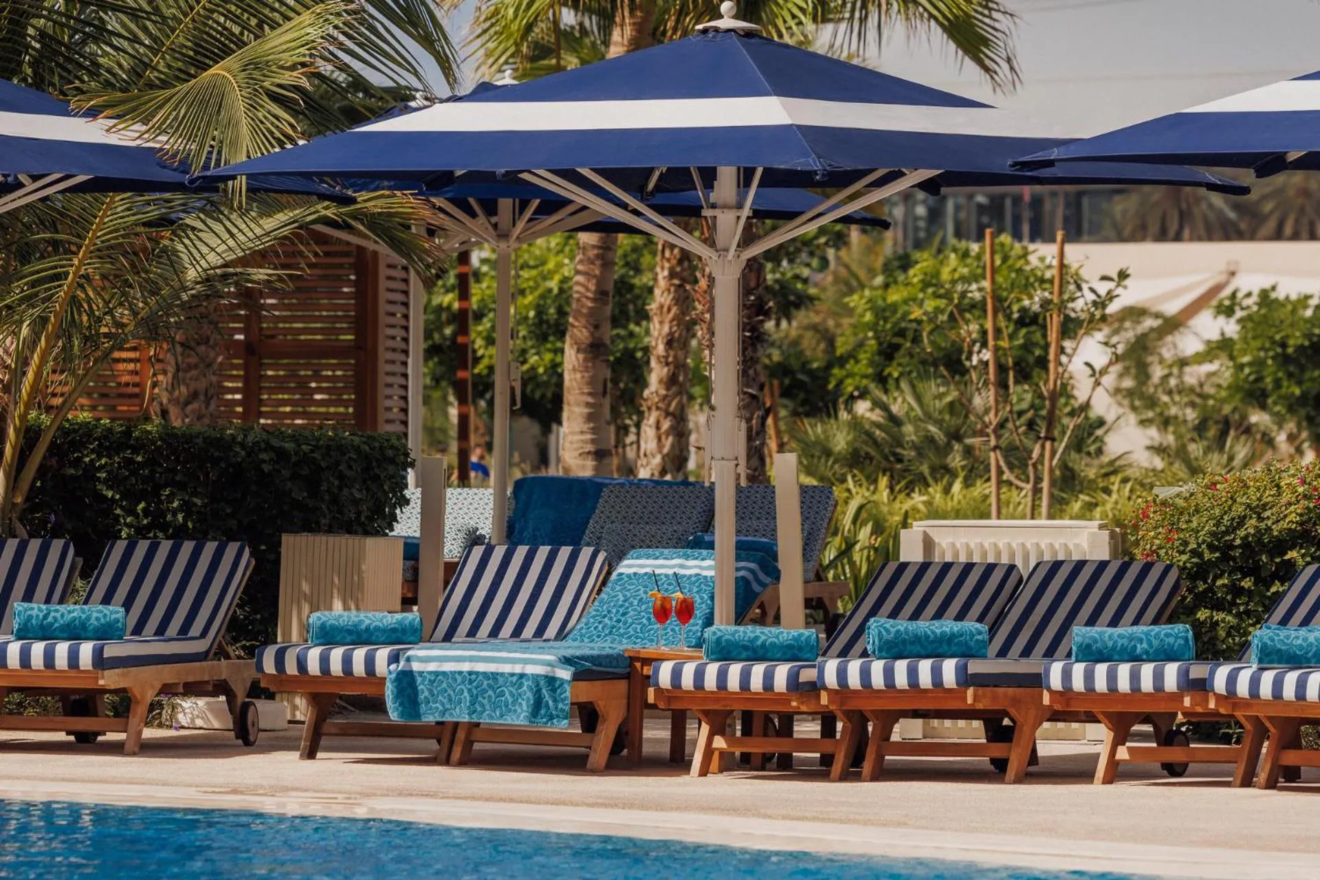 Pool view in Jumeirah Beach Hotel Dubai