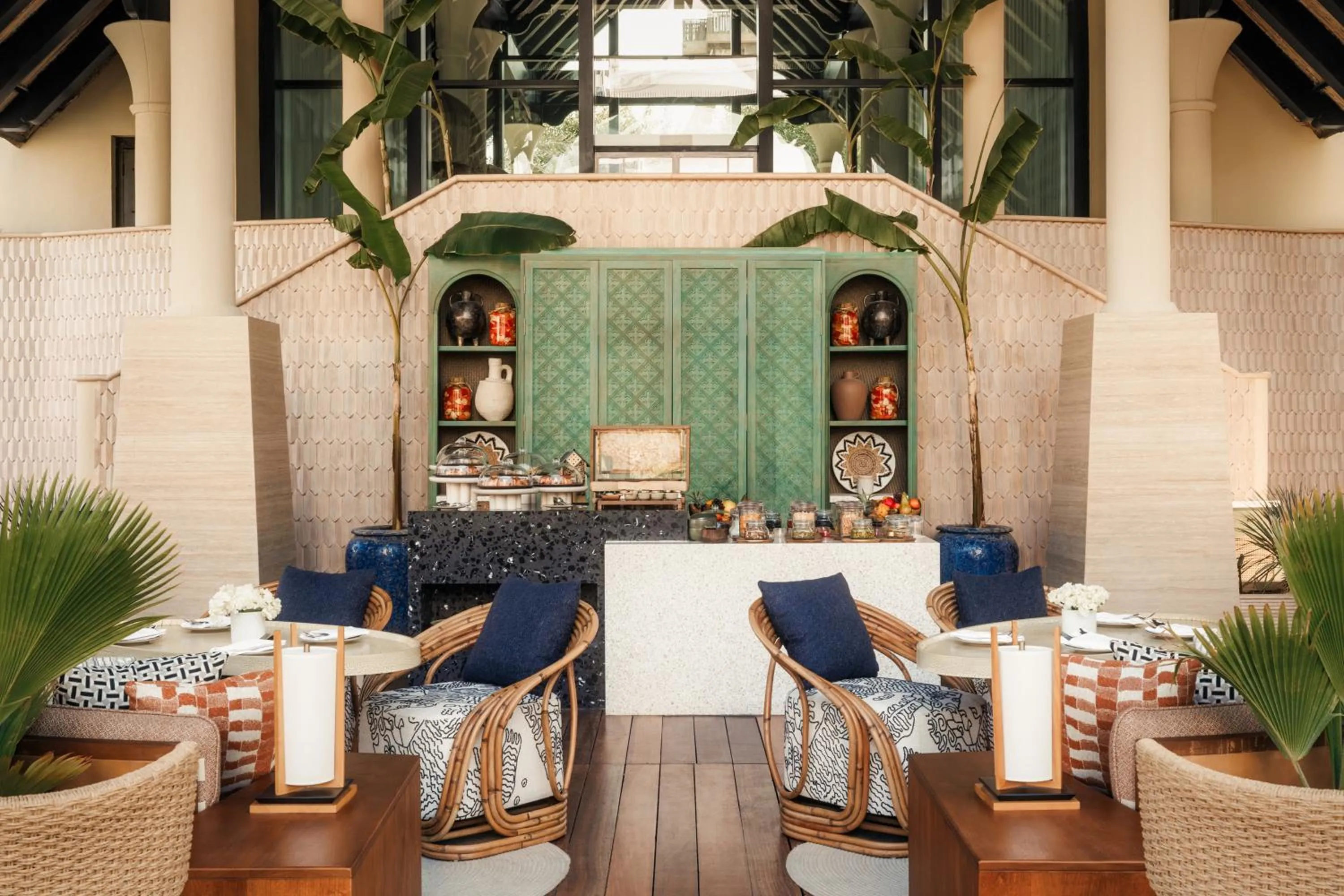 Lounge or bar in Jumeirah Beach Hotel Dubai