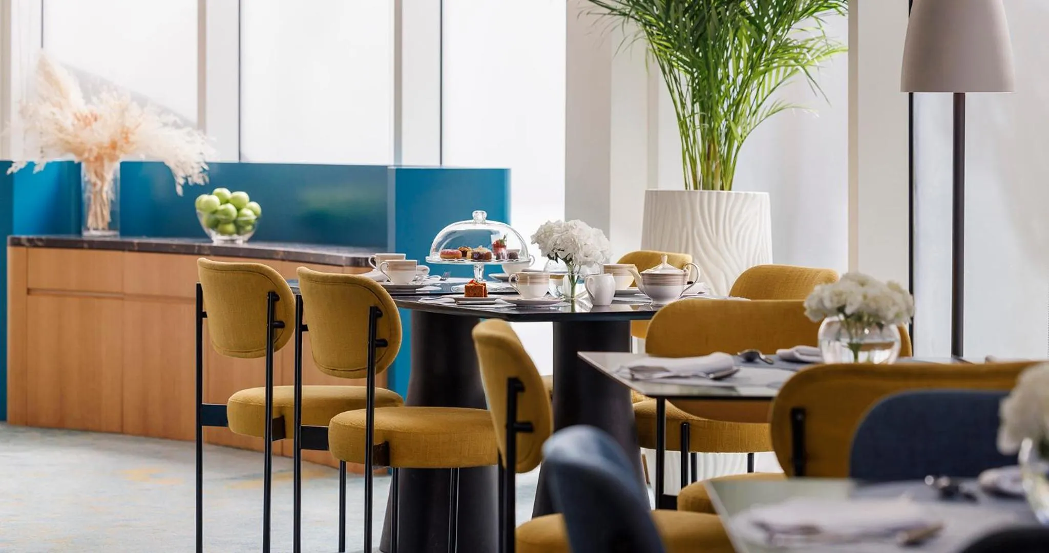 Lounge or bar in Jumeirah Beach Hotel Dubai