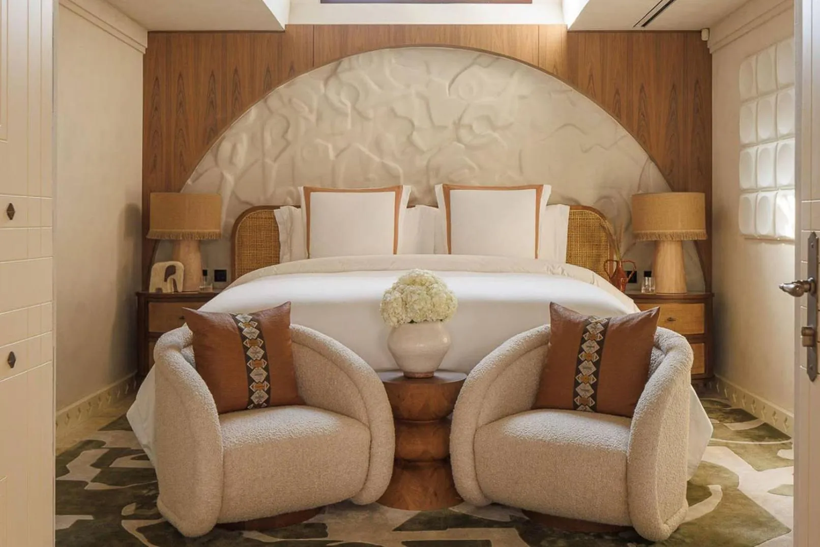 Bed in Jumeirah Beach Hotel Dubai