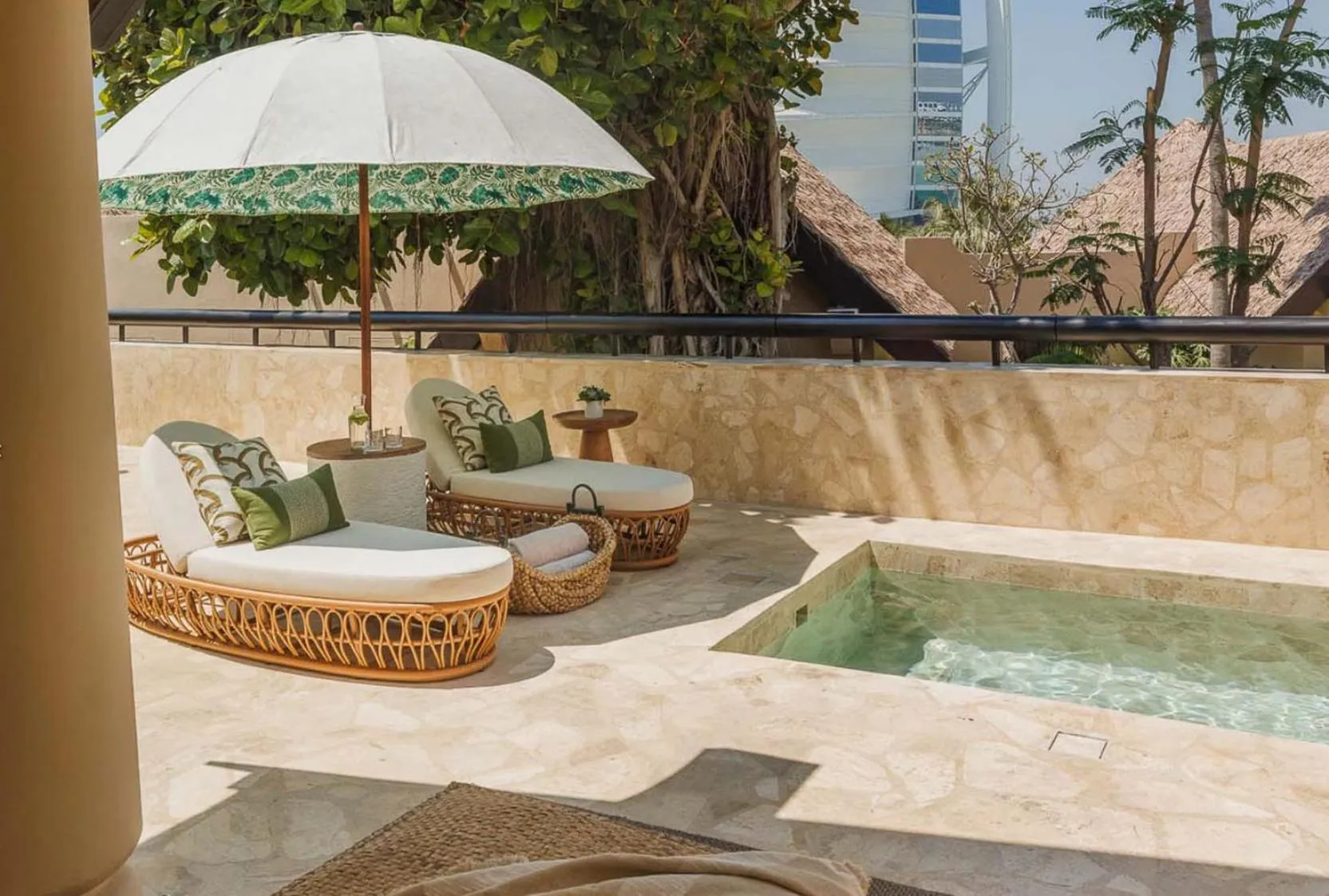 Swimming pool in Jumeirah Beach Hotel Dubai