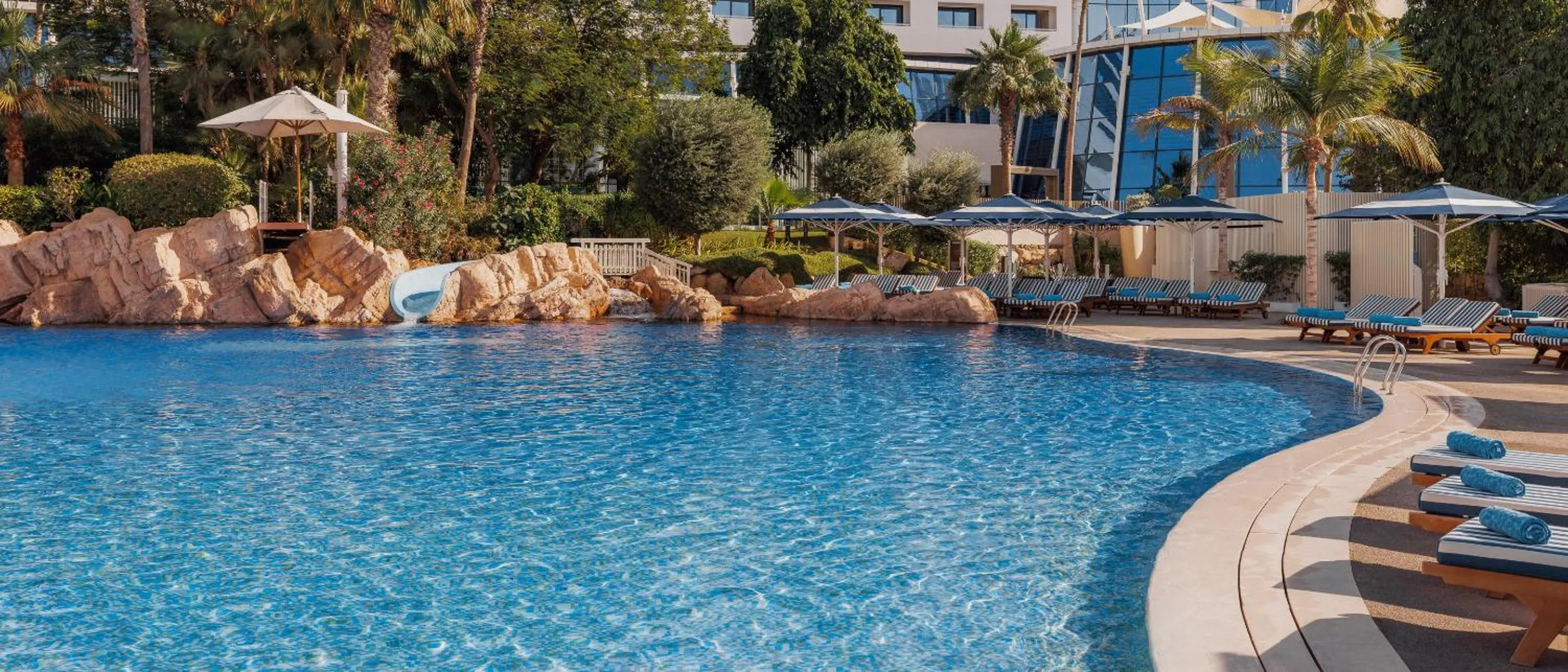 Pool view in Jumeirah Beach Hotel Dubai