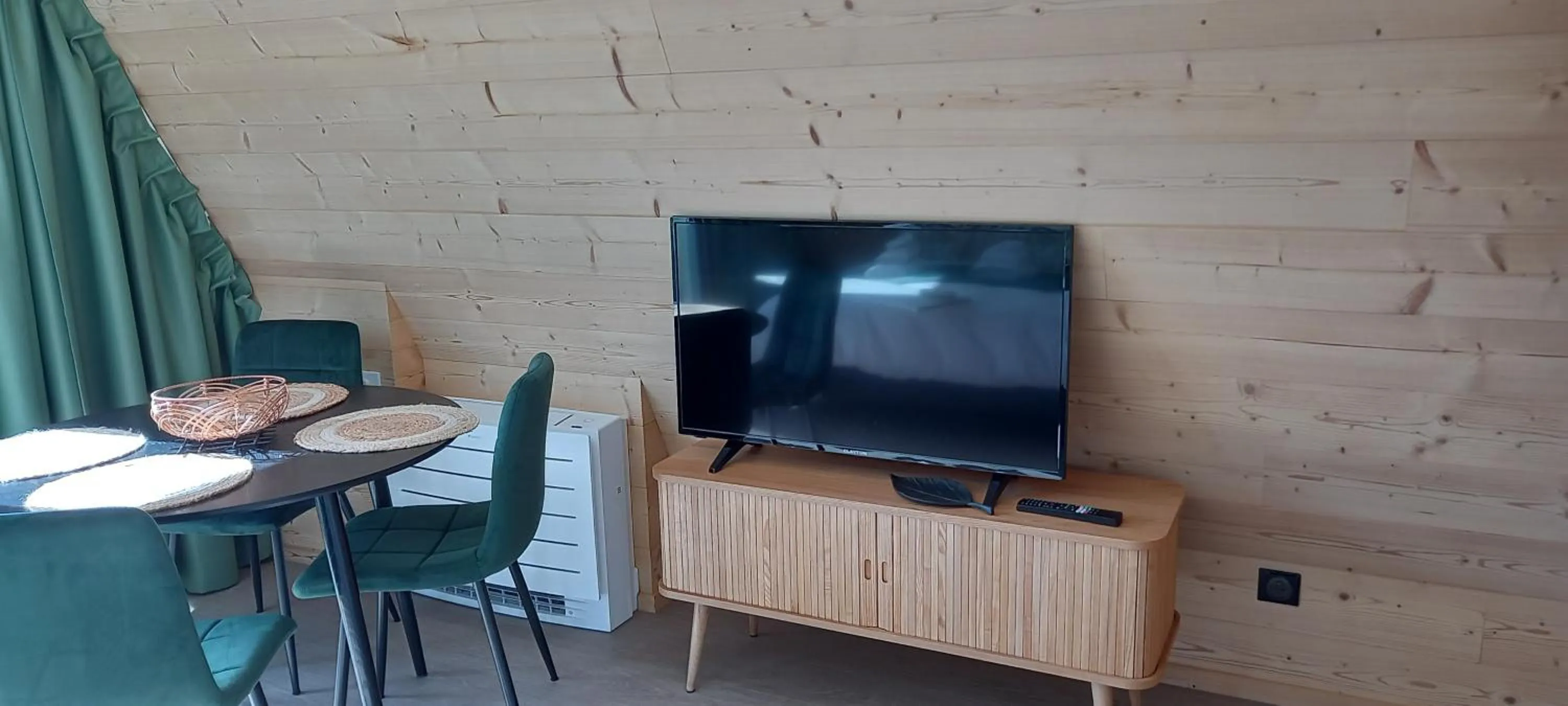 TV and multimedia in Demeure de la Garenne