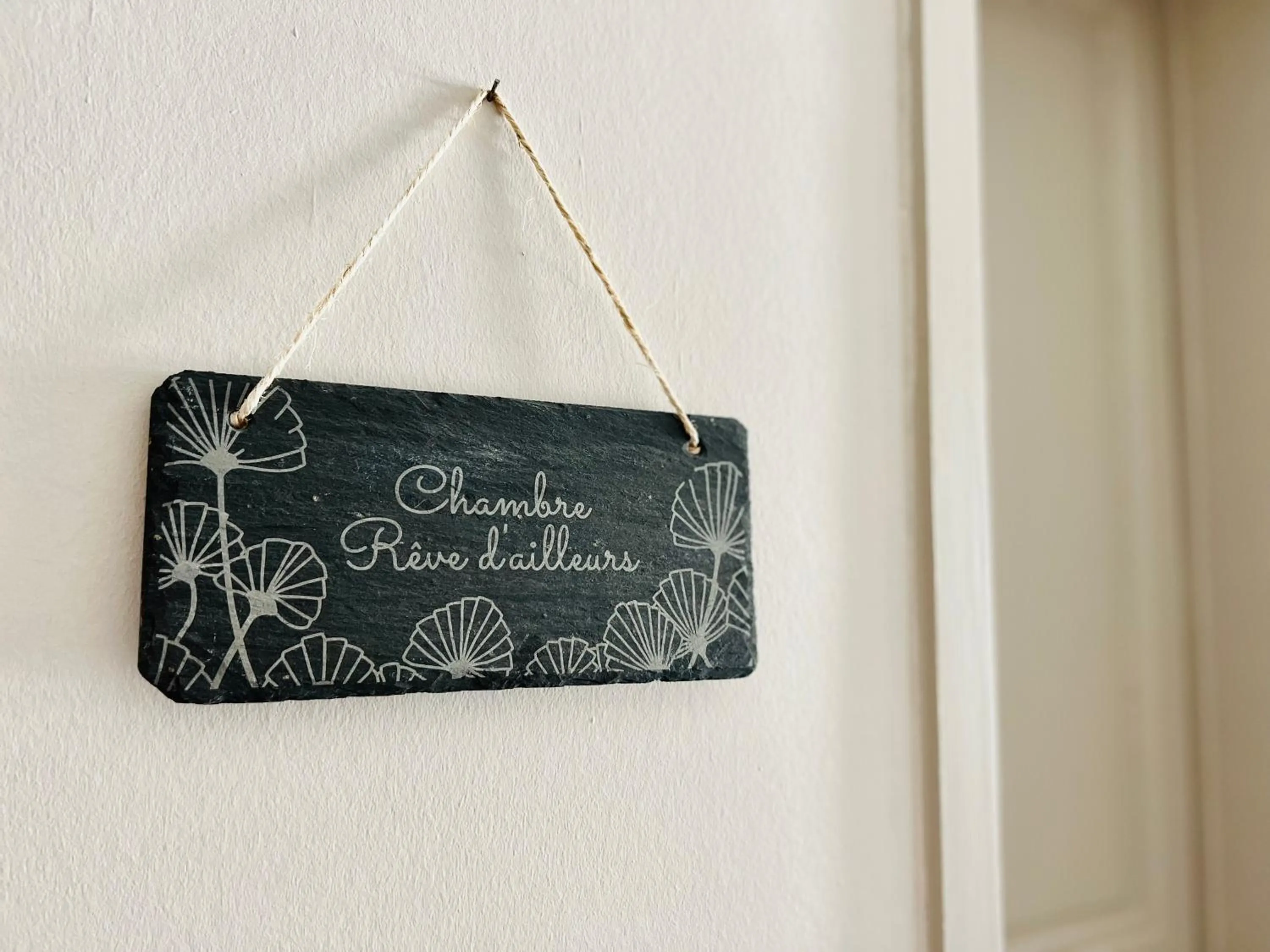 Decorative detail in Demeure de la Garenne