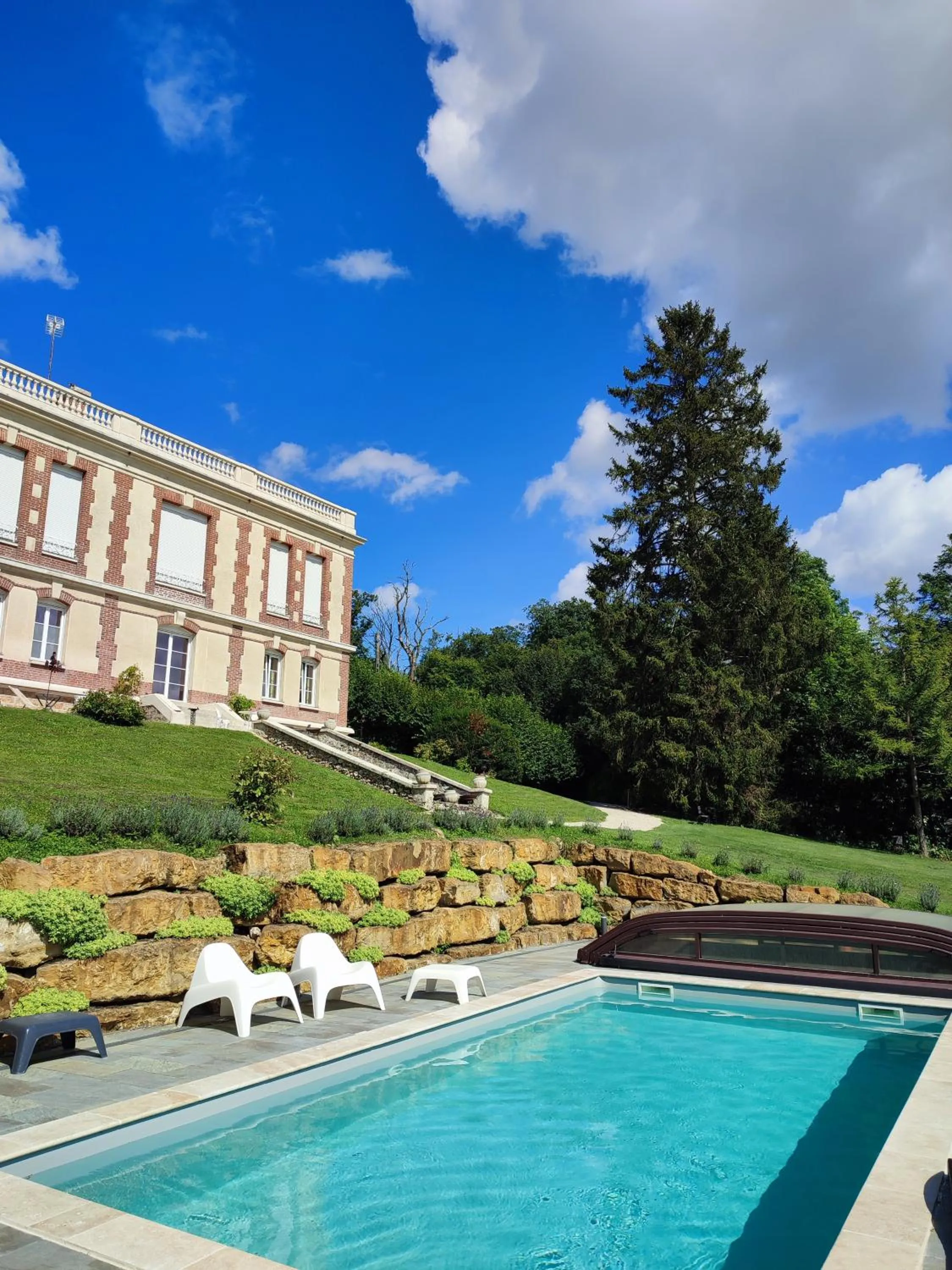 Swimming pool in Demeure de la Garenne