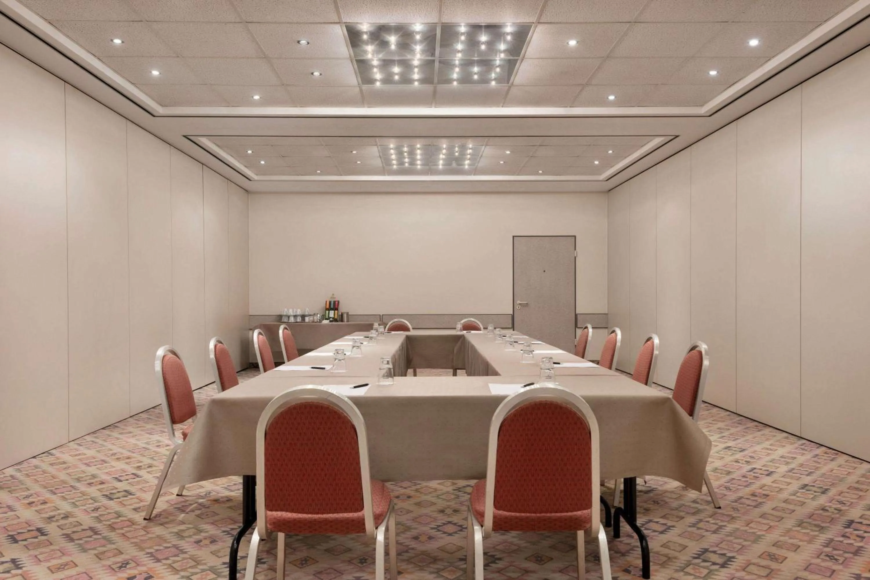 Meeting/conference room in Ramada by Wyndham Bottrop City