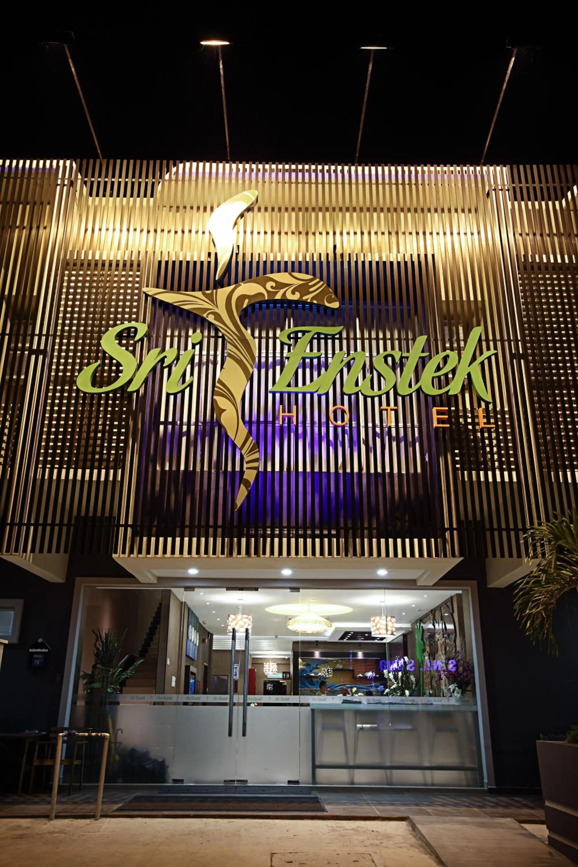 Facade/entrance in Sri Enstek Hotel KLIA, KLIA 2 & F1