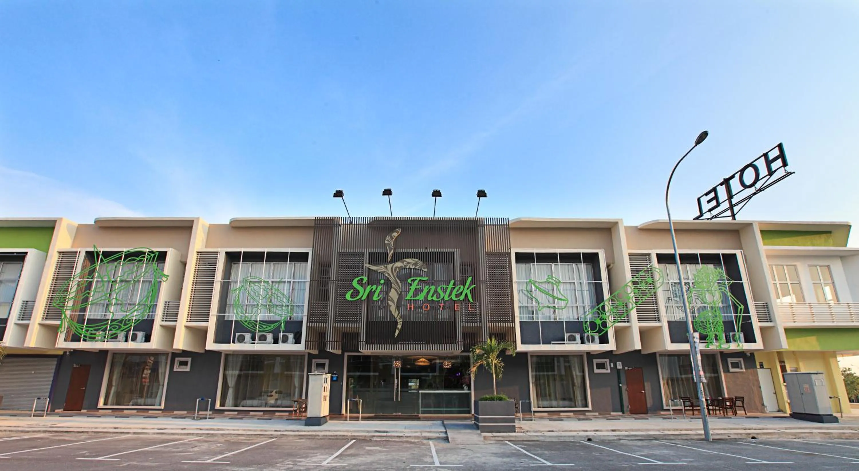 Facade/entrance in Sri Enstek Hotel KLIA, KLIA 2 & F1