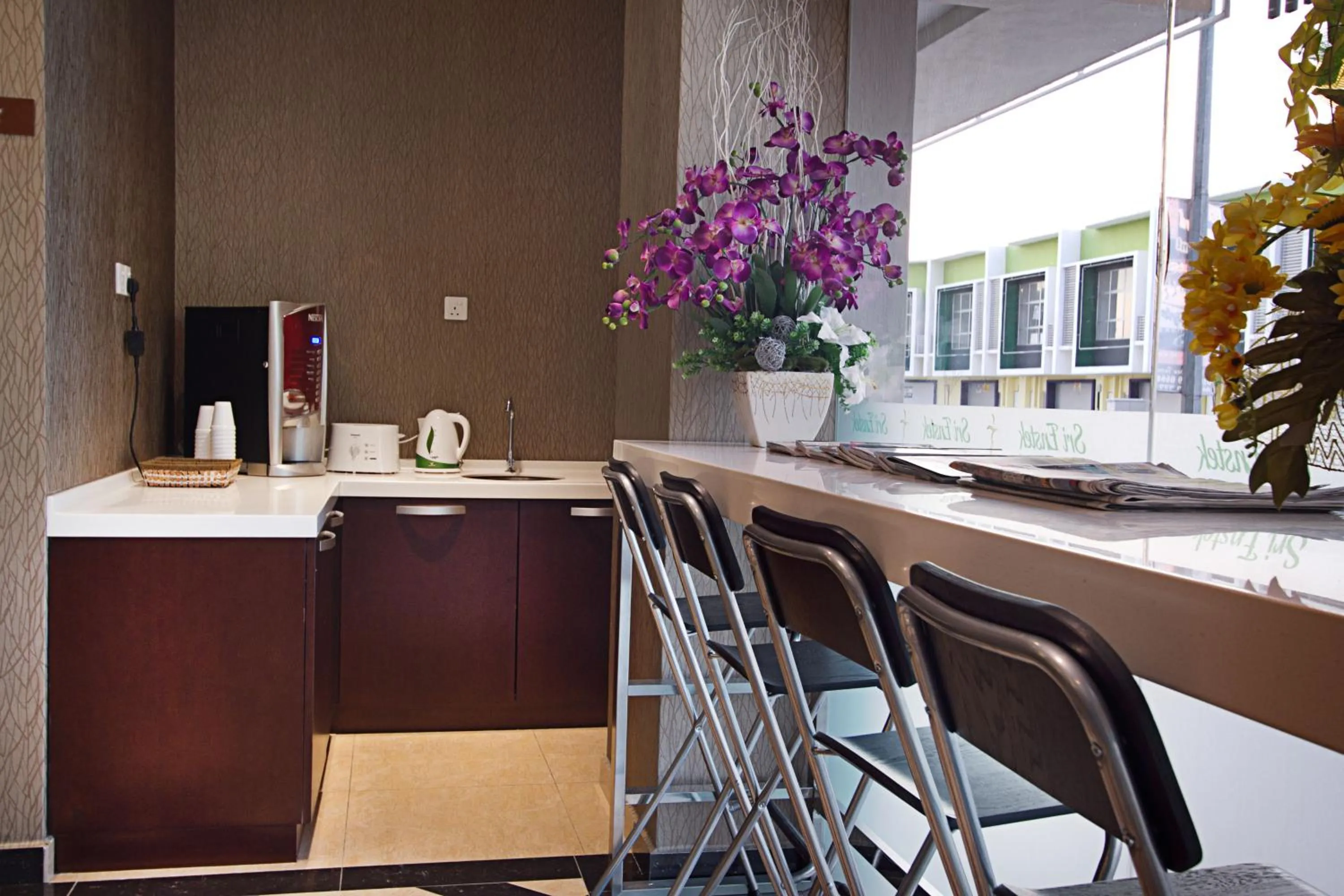 Coffee/tea facilities in Sri Enstek Hotel KLIA, KLIA 2 & F1