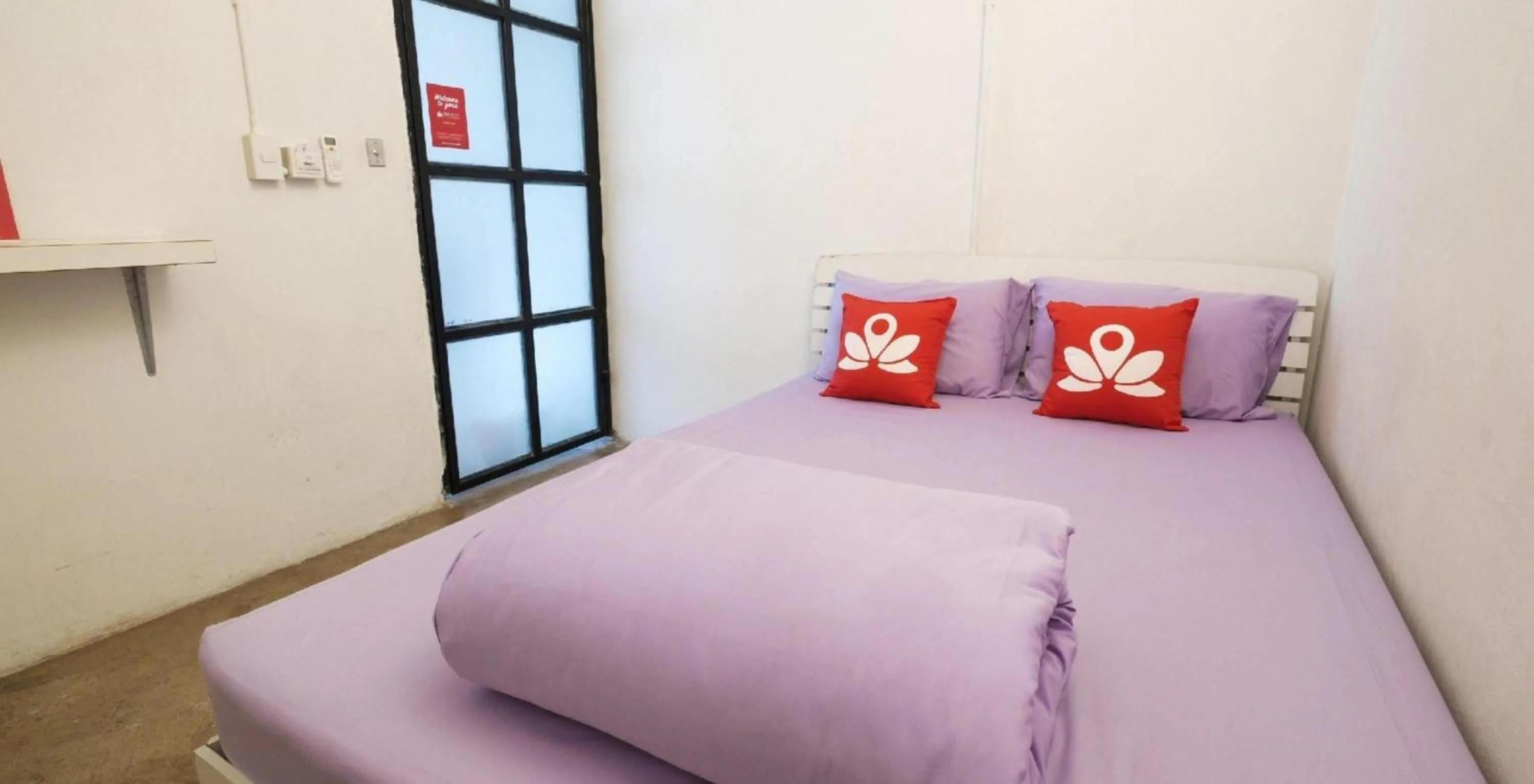 Bedroom, Bed in Bangkok Hub Hostel