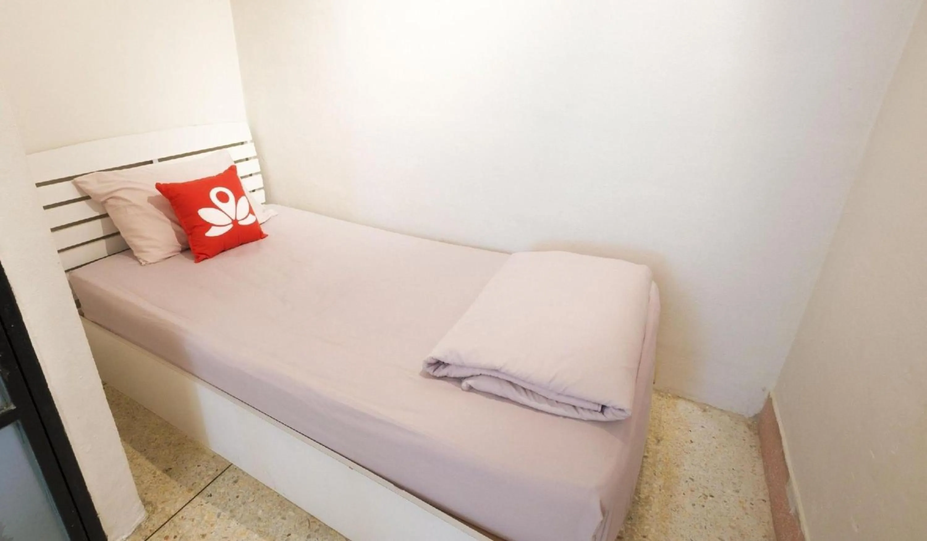 Bedroom, Bed in Bangkok Hub Hostel