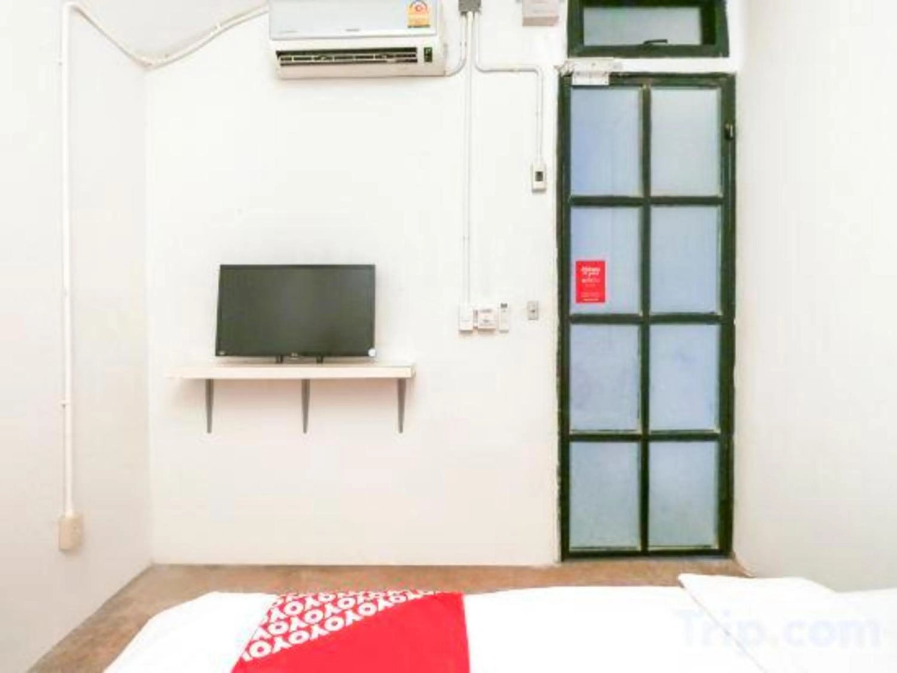 Bedroom, Bed in Bangkok Hub Hostel