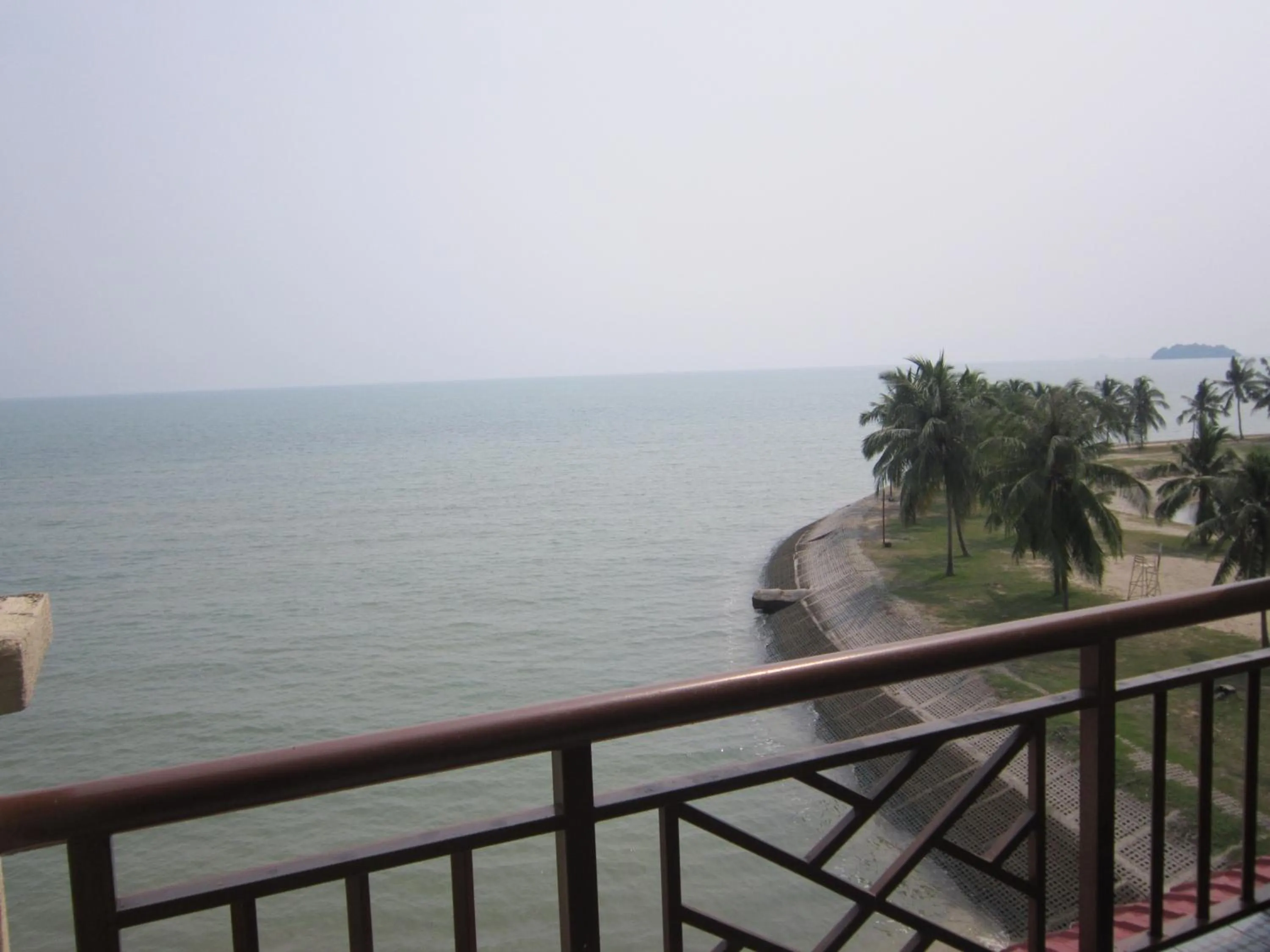 Area and facilities in Paradise Lagoon Apartment