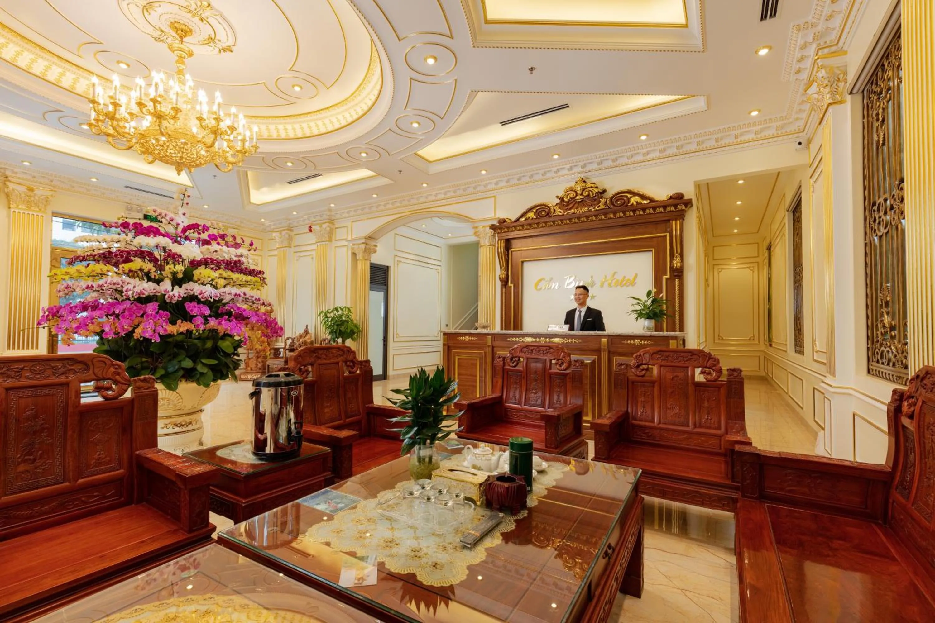 Lobby or reception in Cẩm Bình Hotel